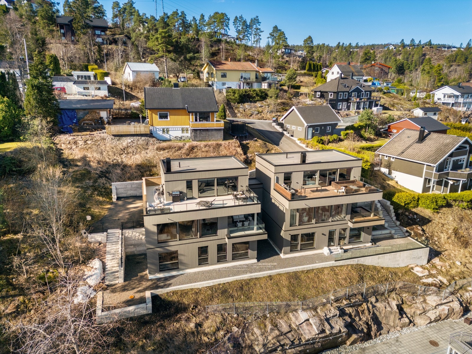 Dronefoto av øst fasaden Galleribilde