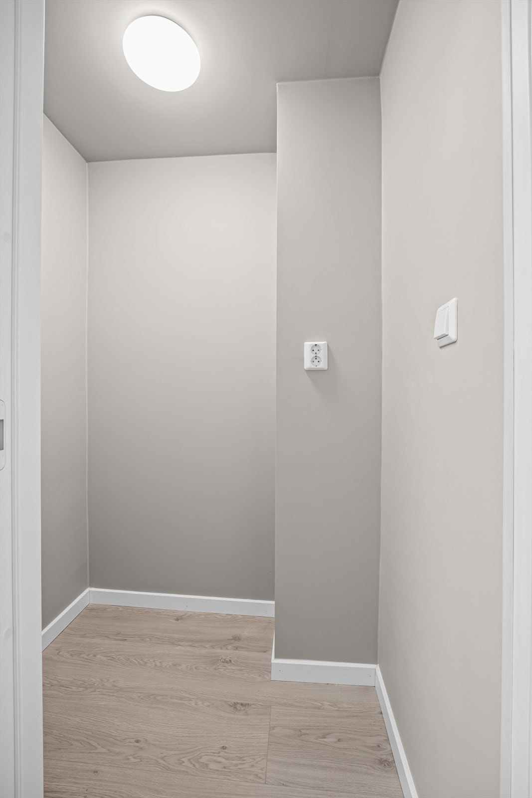 Også en liten bod på gangen ovenfor leiligheten Galleribilde