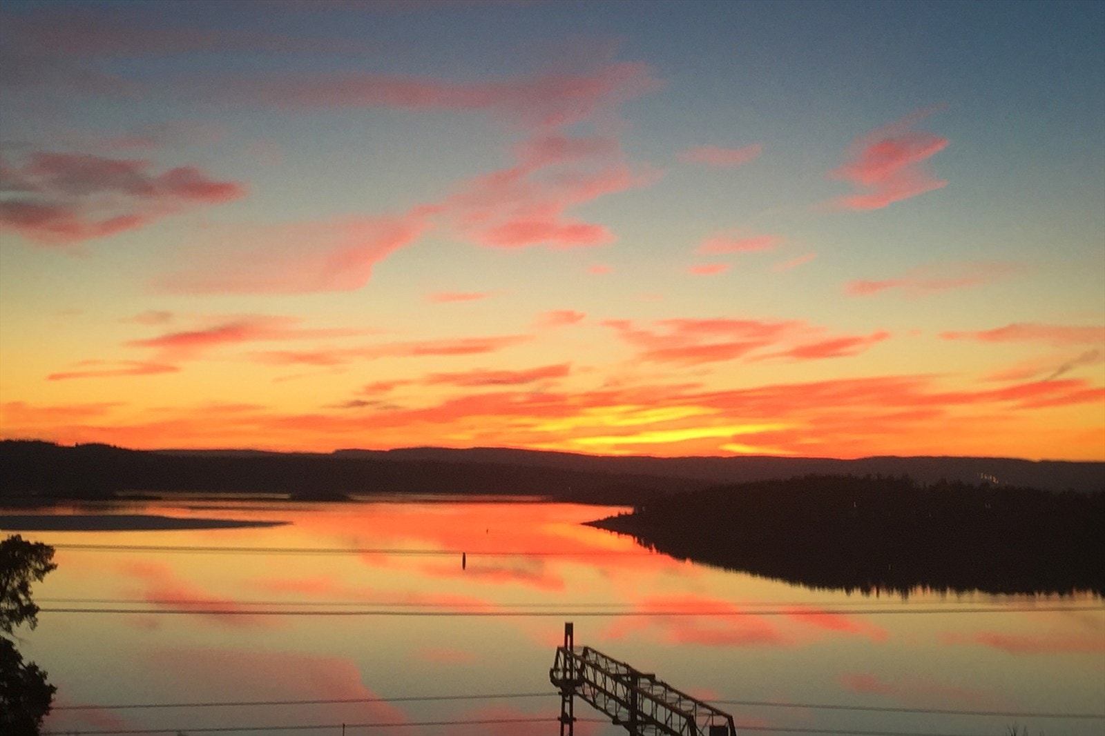 Bilde av den fantastiske solnedgangen sett fra leiligheten. Galleribilde