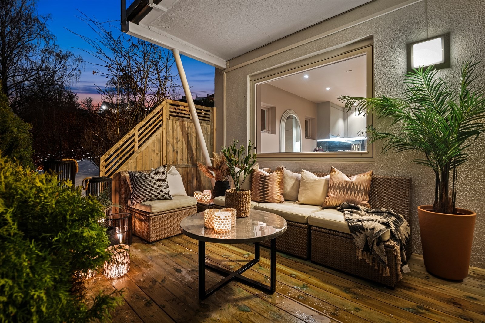 Terrassen er et herlig uterom for sene kvelder. Galleribilde