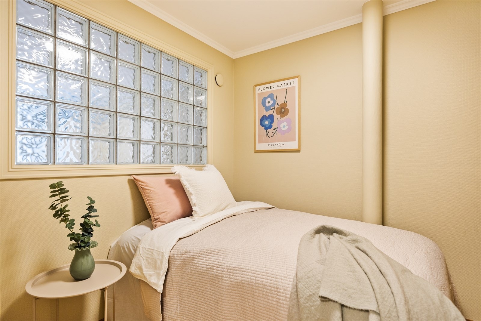 Du finner og et disponibelt rom som åpner for flere spennende muligheter - enten som walk-in closet, hjemmekontor eller et ekstra disponibelt rom etter behov. Galleribilde