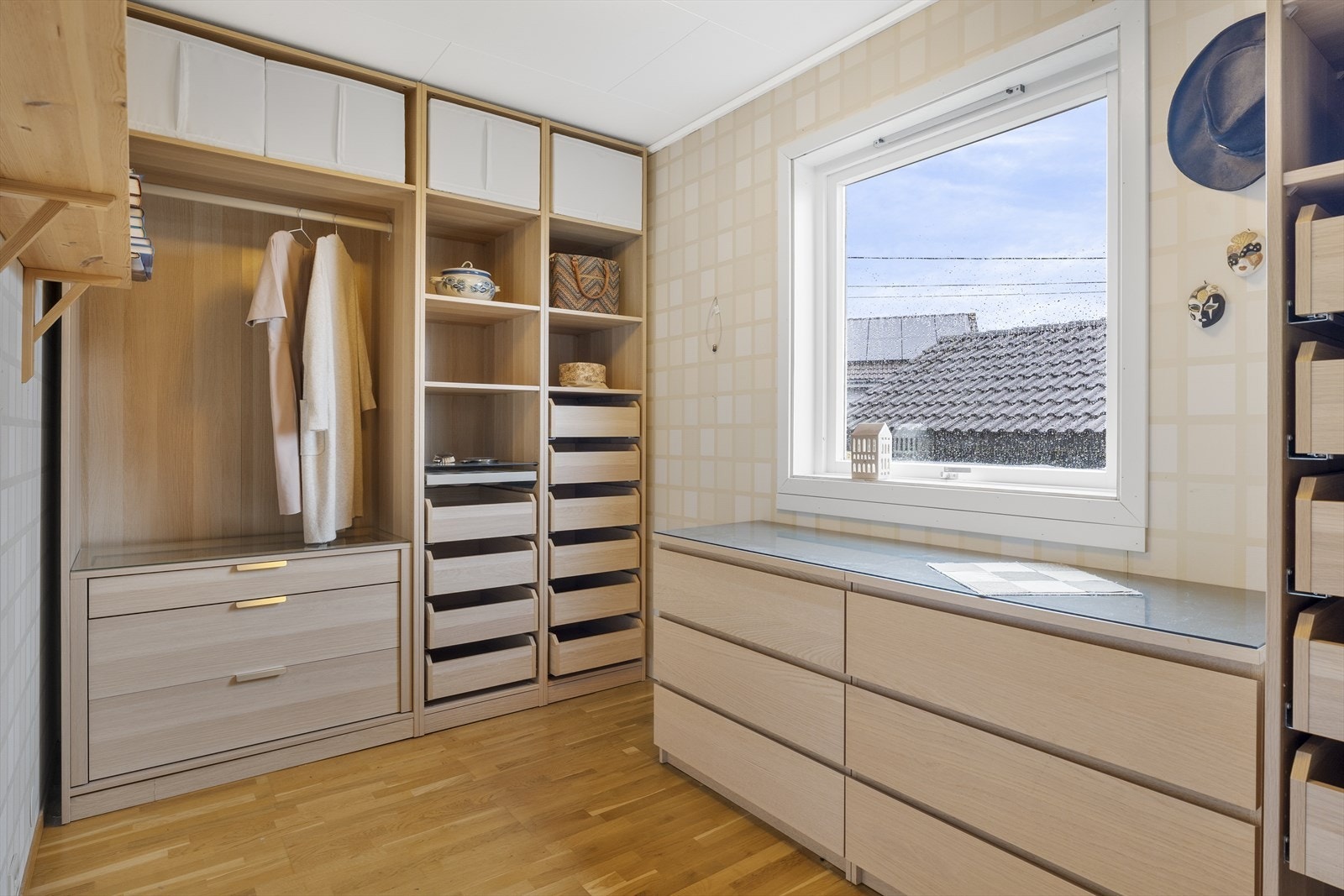 Soverom nr. 2 benyttes i dag som garderoberom Galleribilde