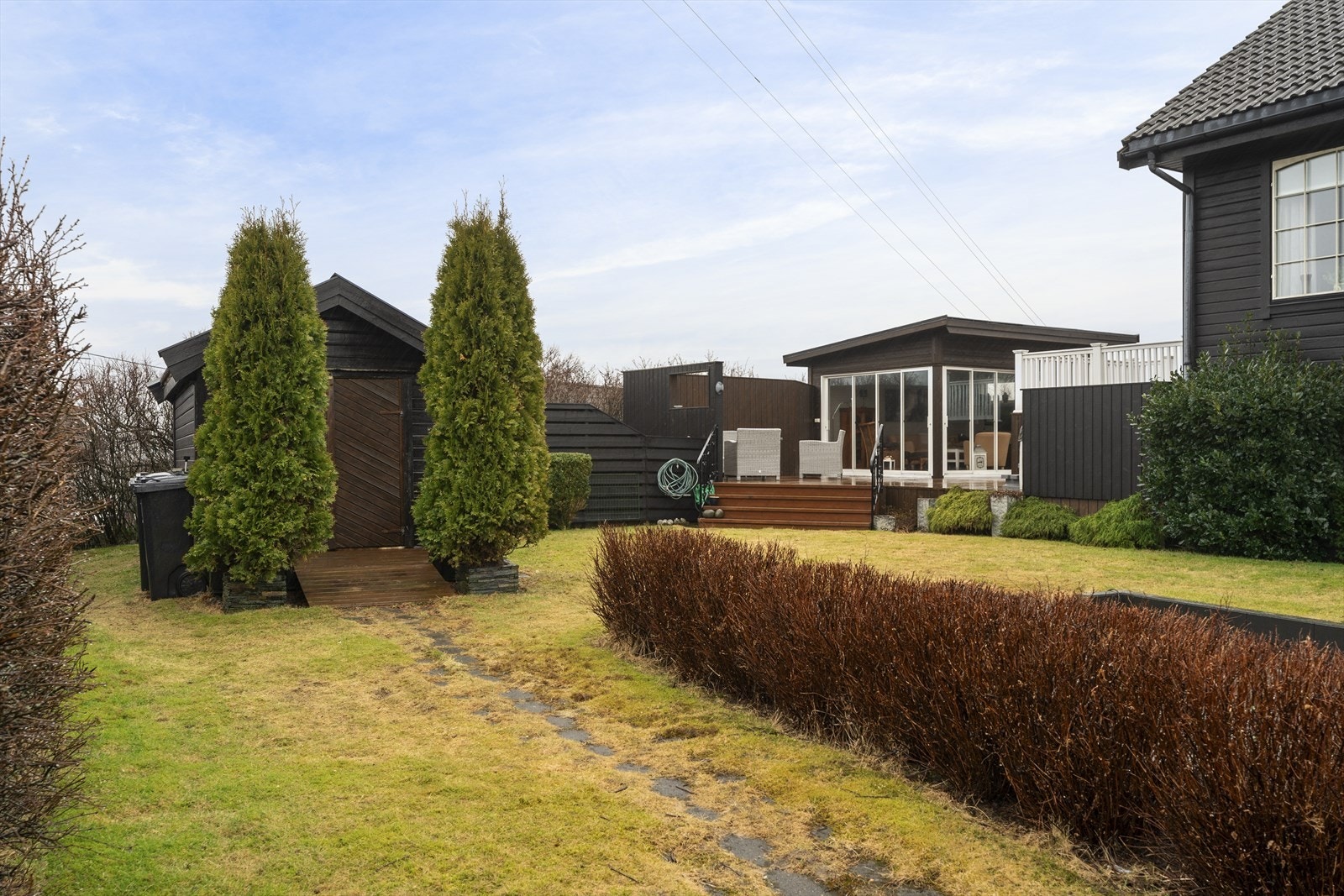 Det er også oppført en frittliggende bod med ekstra lagringsplass (ikke omsøkt/godkjent) Galleribilde