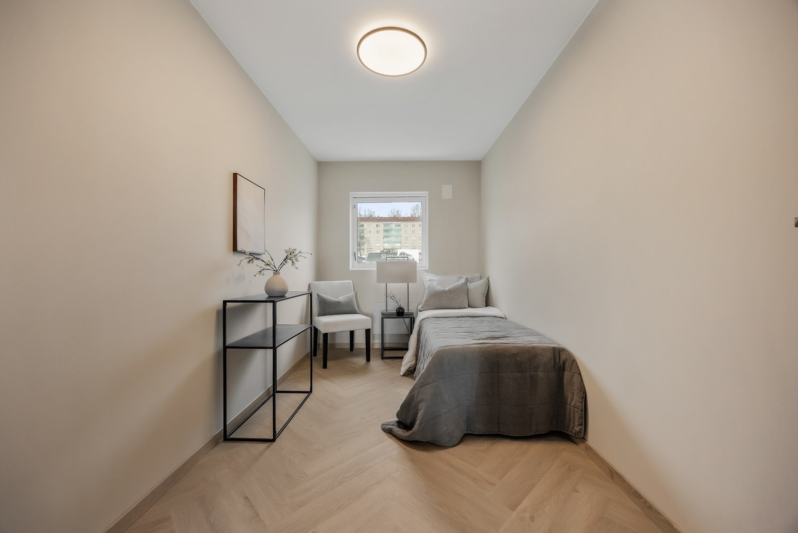 Det andre soverommet egner seg godt som barnerom, gjesterom eller kontor. Galleribilde