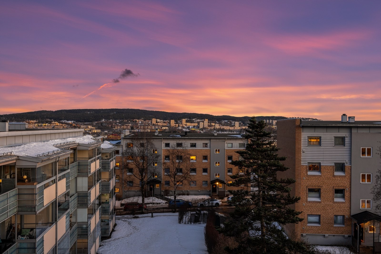 Velkommen til Veitvetveien 1A! Nyoppusset 3-roms med utsikt! Galleribilde
