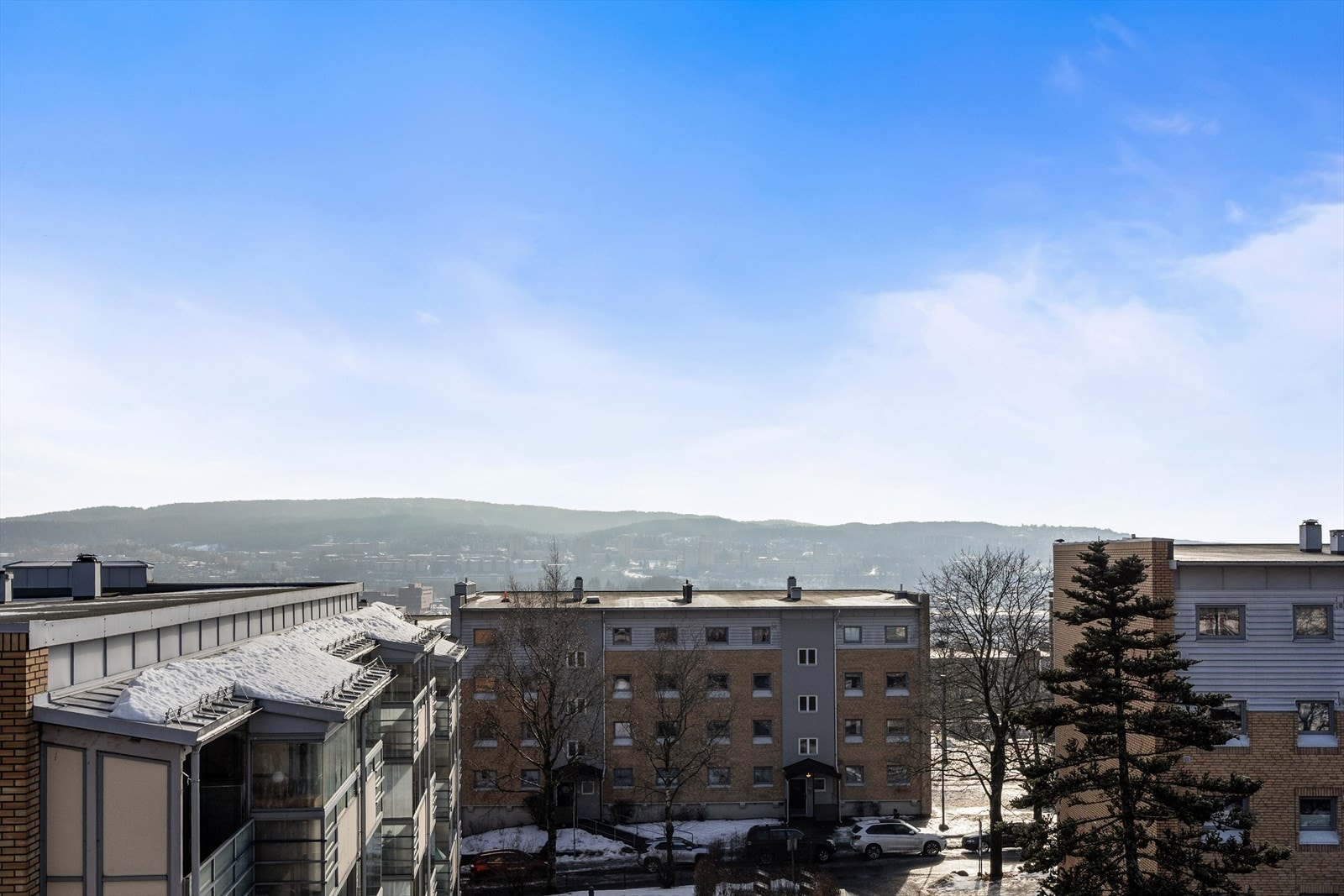 Fra leiligheten er det nærhet til skog og mark med gode turmuligheter. Galleribilde