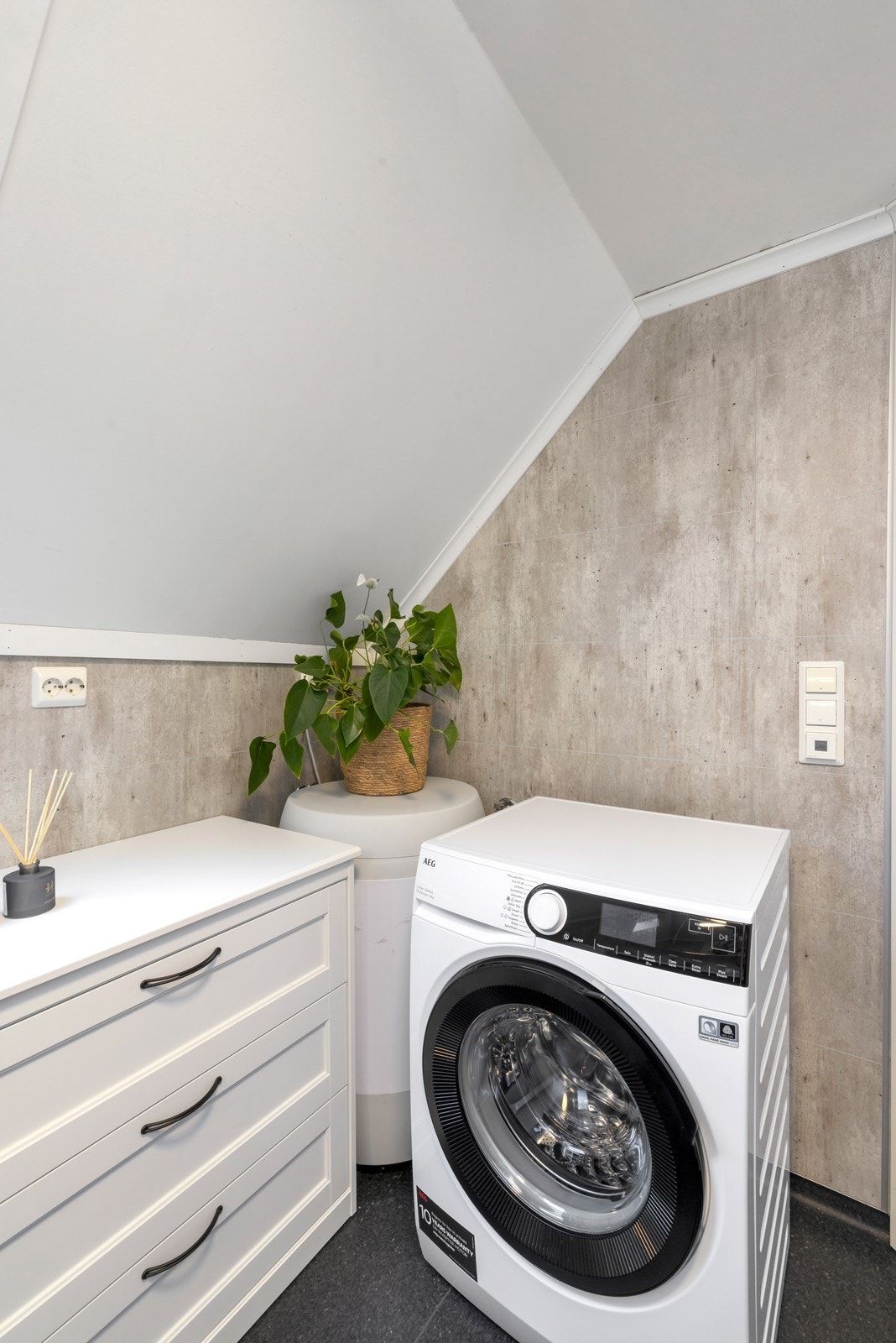 Opplegg for vaskemaskin på bad Galleribilde