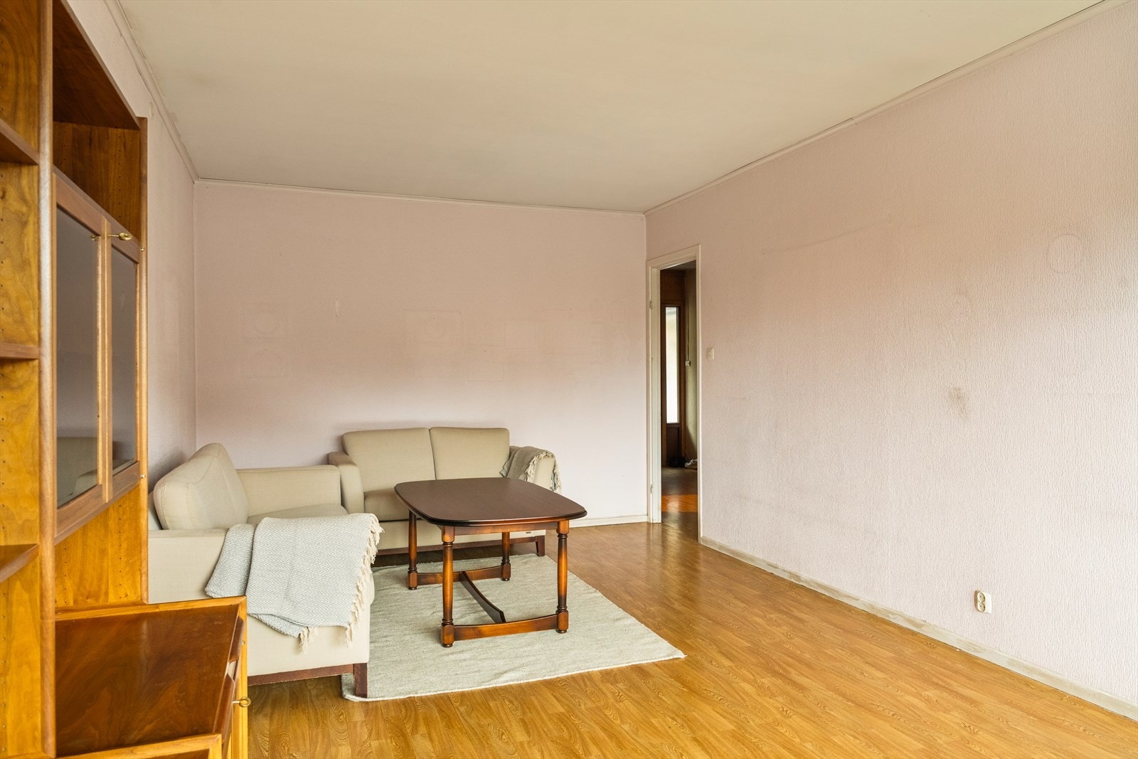 Stuen oppleves luftig og har en fin utforming Galleribilde