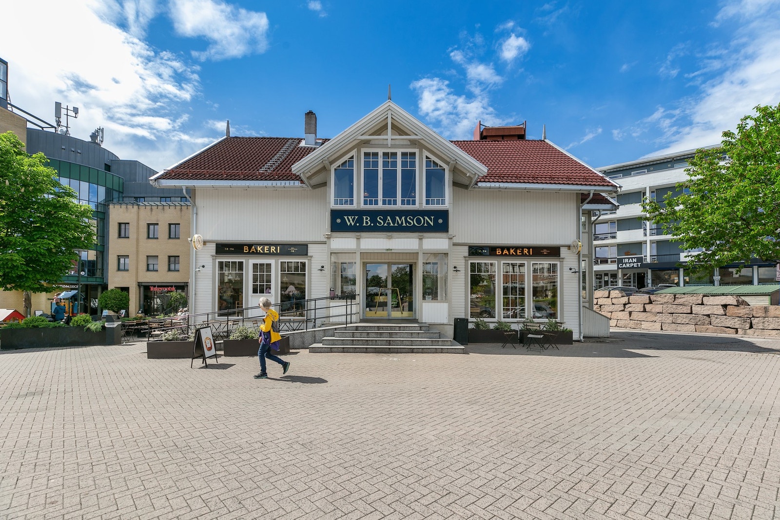 Bilde fra Bekkestua sentrum hvor bla. Samson er et hyggelig møtested. Galleribilde
