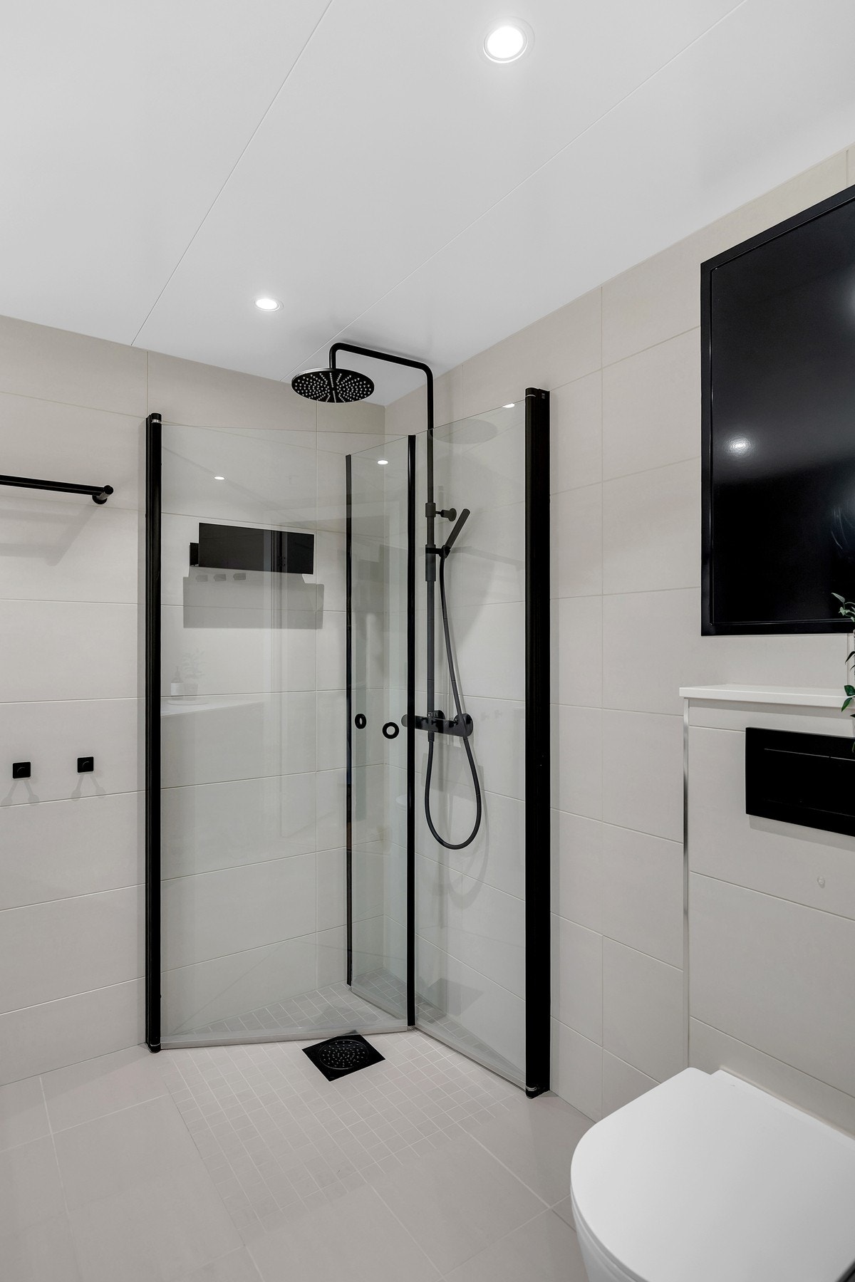 Badet er av god størrelse og fremstår svært moderne. Galleribilde