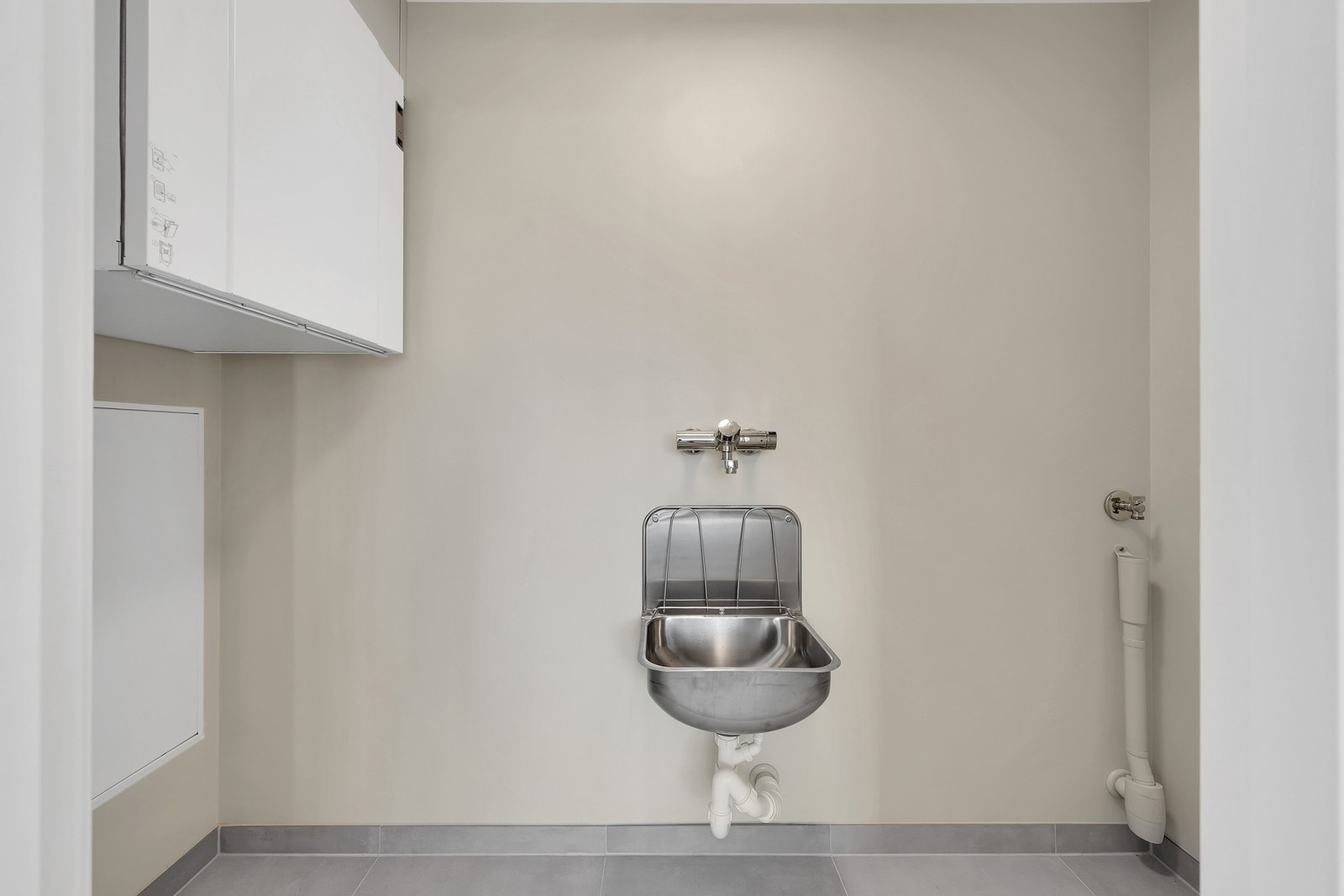 Det er klargjort vann og avløp i boden. Galleribilde