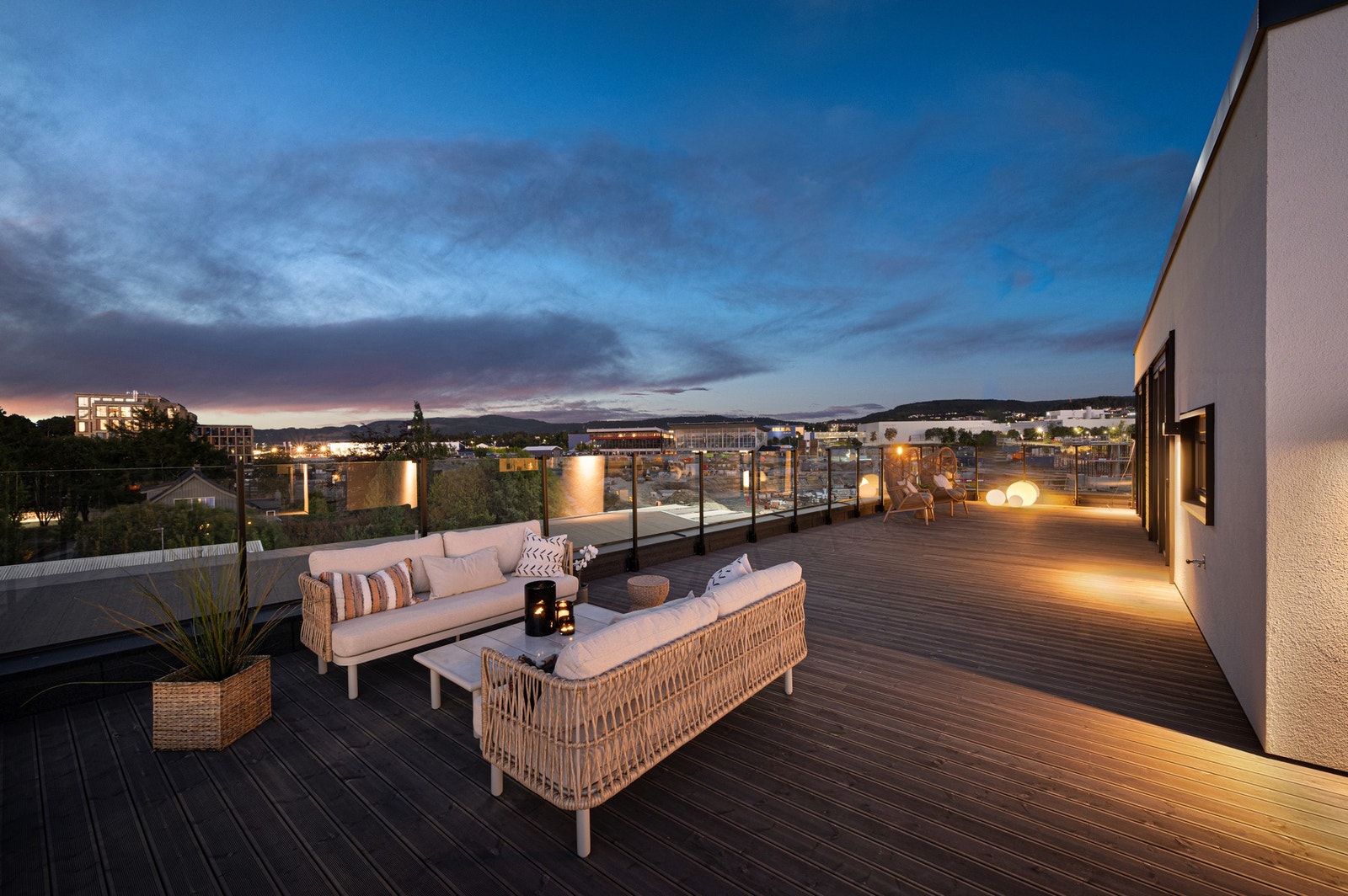 Dette er en stor toppleilighet med ypperlig beliggenhet og gode kvaliteter. Galleribilde