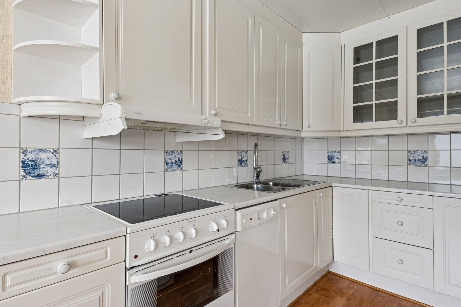 Godt med skap og benkeplass Galleribilde