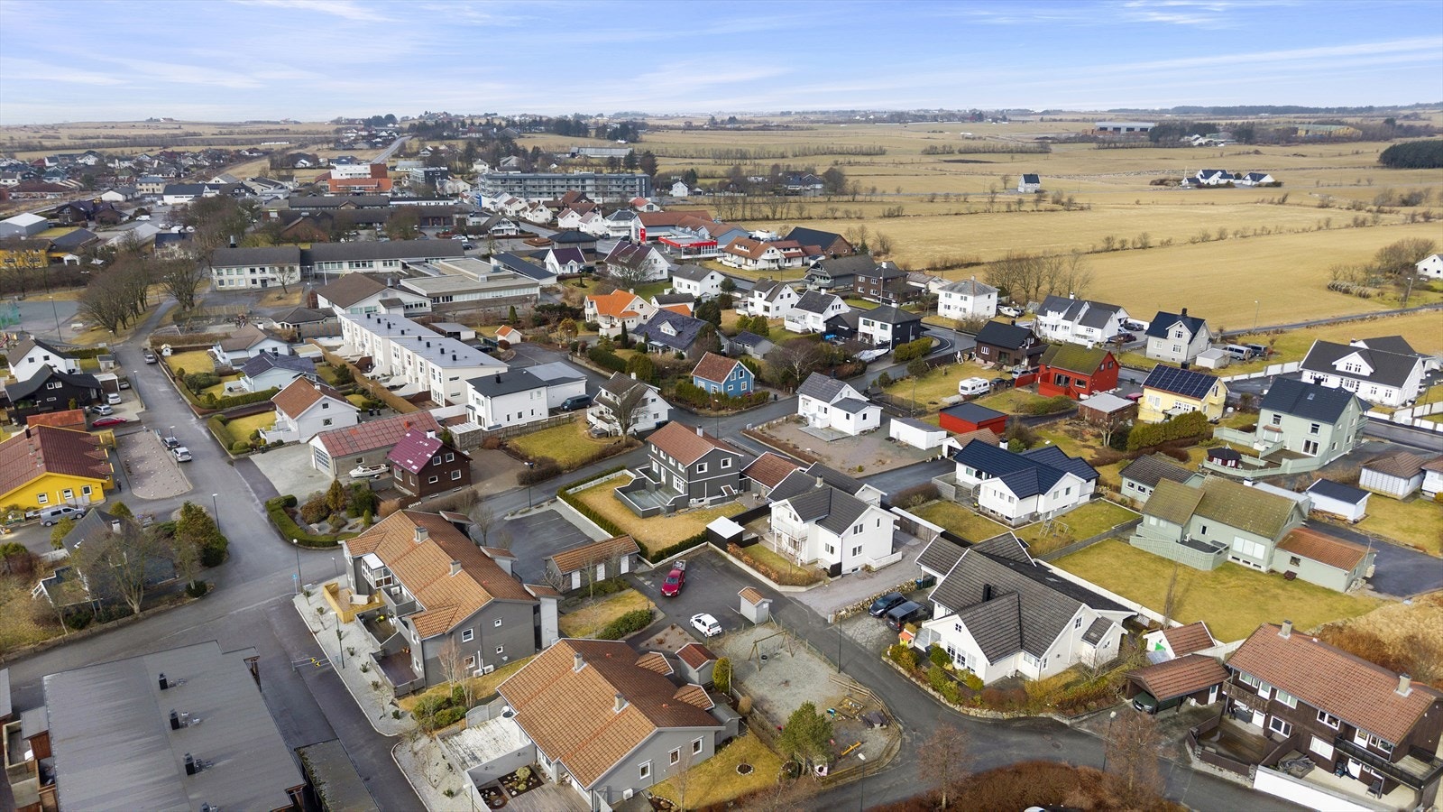Boligen har attraktiv beliggenhet på Vigrestad med kort vei til både skole, barnehage, idrettsanlegg, butikker og jernbane Galleribilde