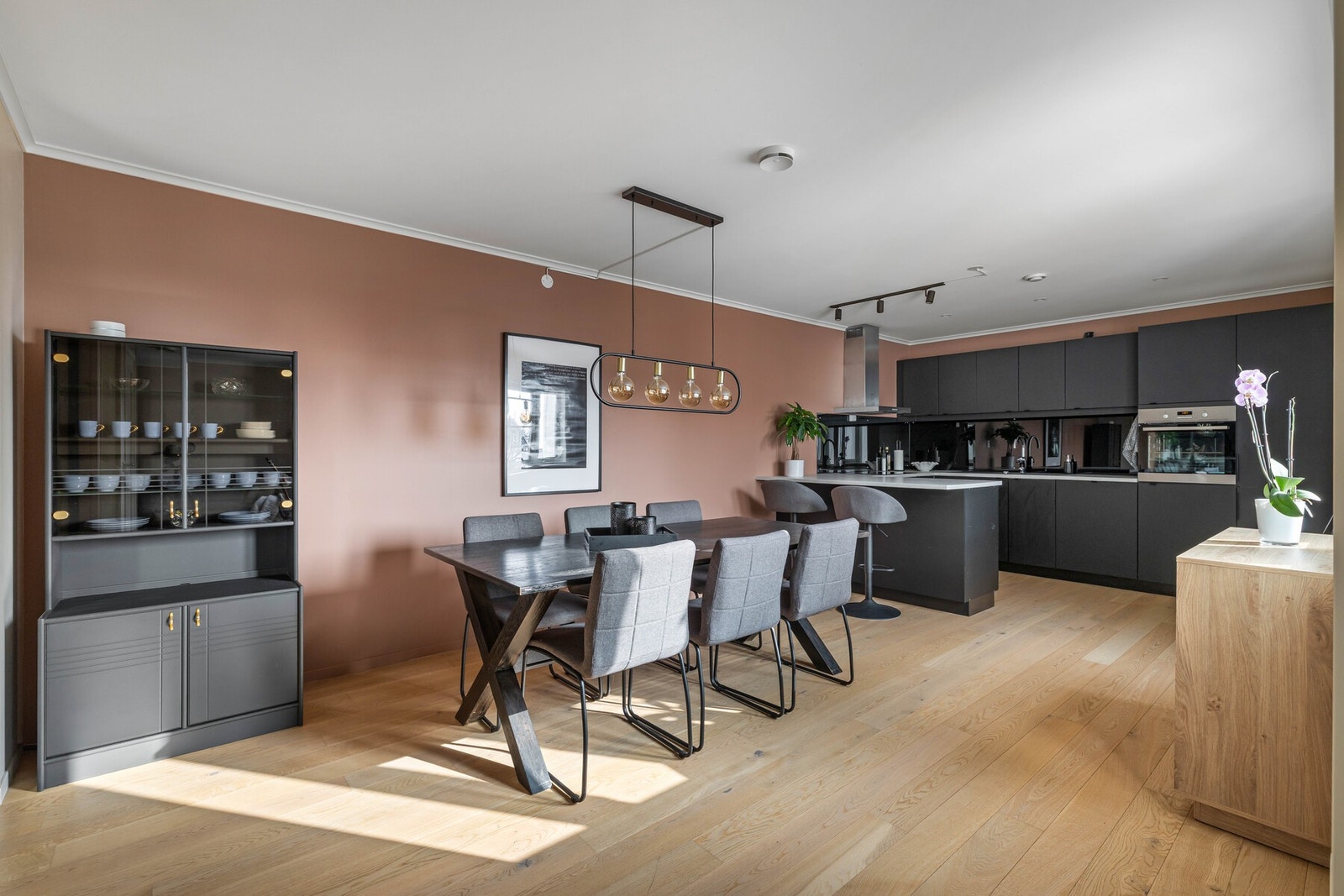 Leinæs & Partners v/ Anders Fremmerlid Glasø har gleden av å presentere Nansetgata 45A! Fotograf: Tony René Asmyhr Galleribilde