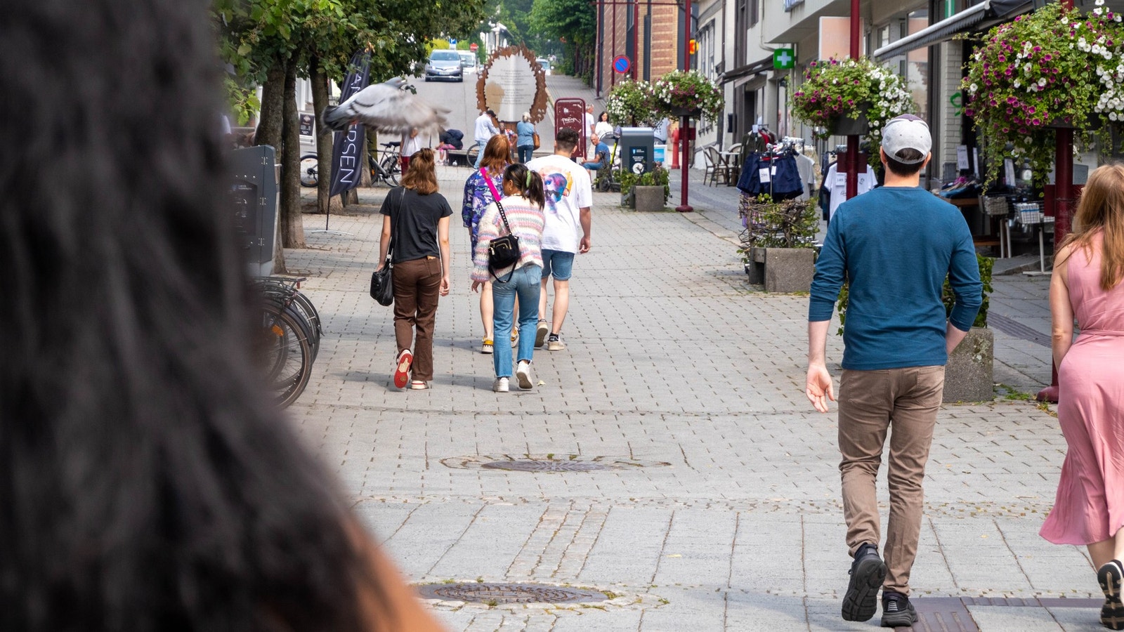 Med denne beliggenheten har du også kort vei til Larvik sentrum, hvor du finner et rikt utvalg av butikker, servicetilbud og kulturarenaer. Galleribilde
