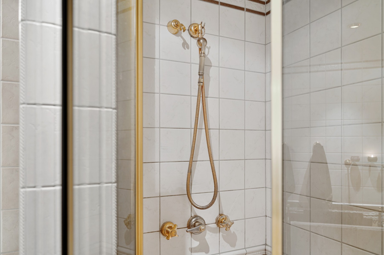 Nydelige Versace-bad med 24 karat belagt gull. Galleribilde