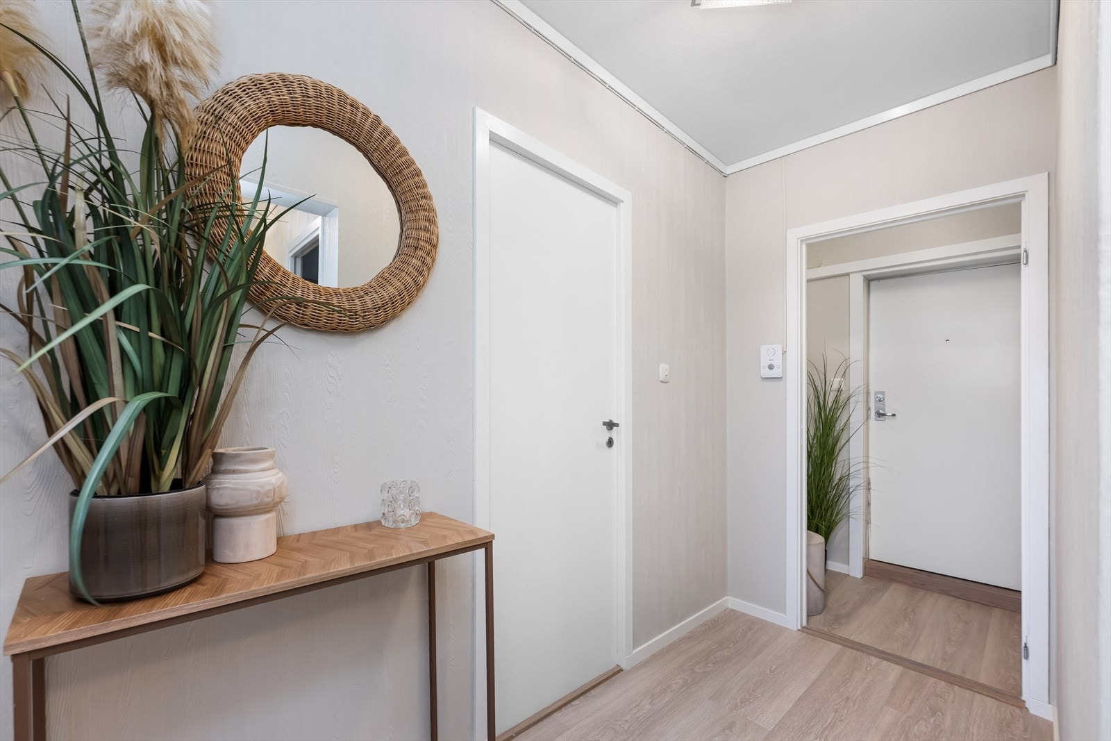 Entré/ gang. Galleribilde