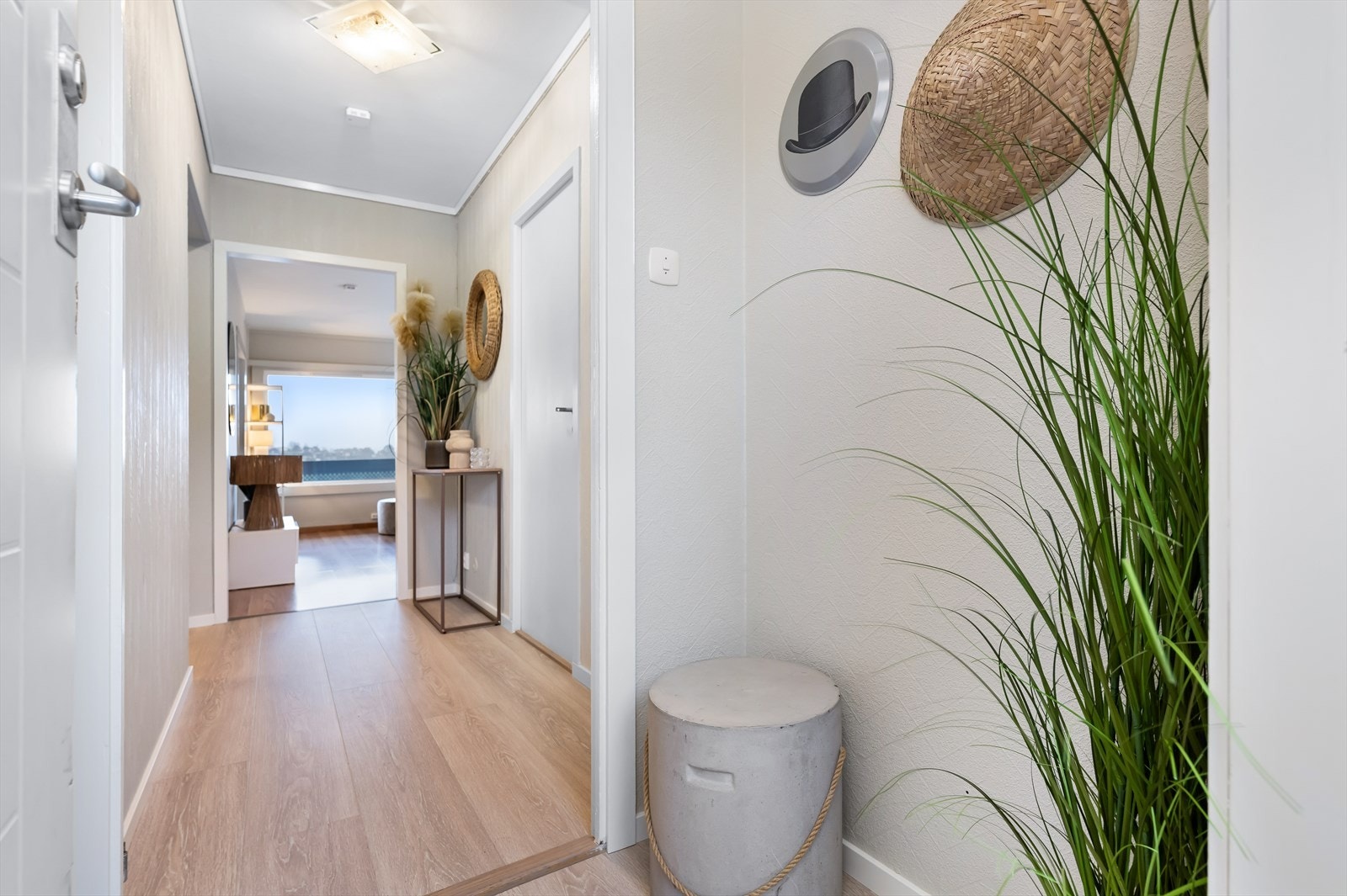 Inngangsparti. Galleribilde