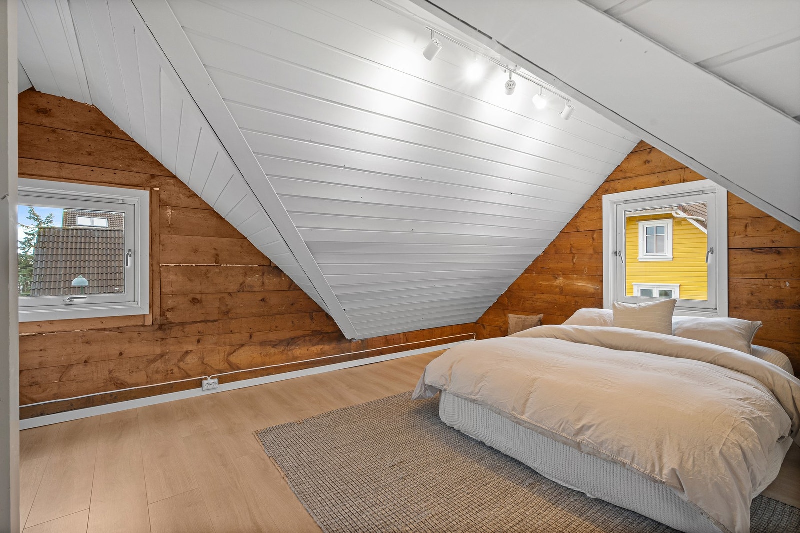 Loftsetasjen blir i dag benyttet som soverom (ikke omsøkt/godkjent). Galleribilde