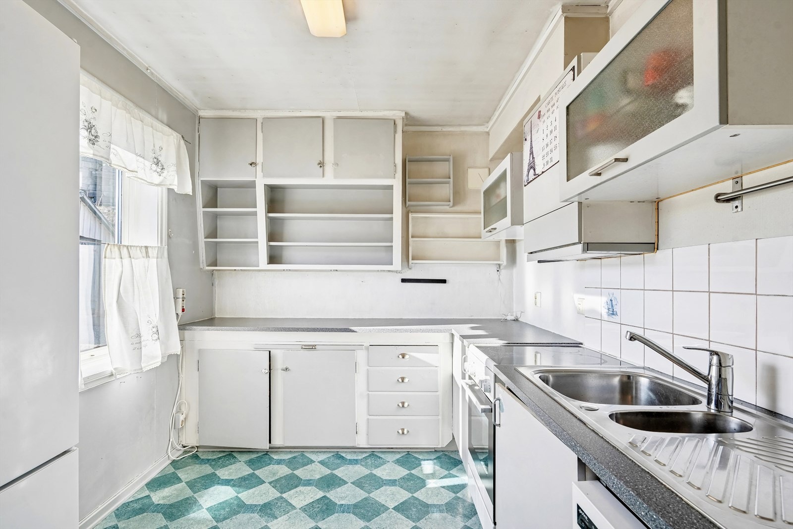 Kjøkken i god klassisk stil Galleribilde