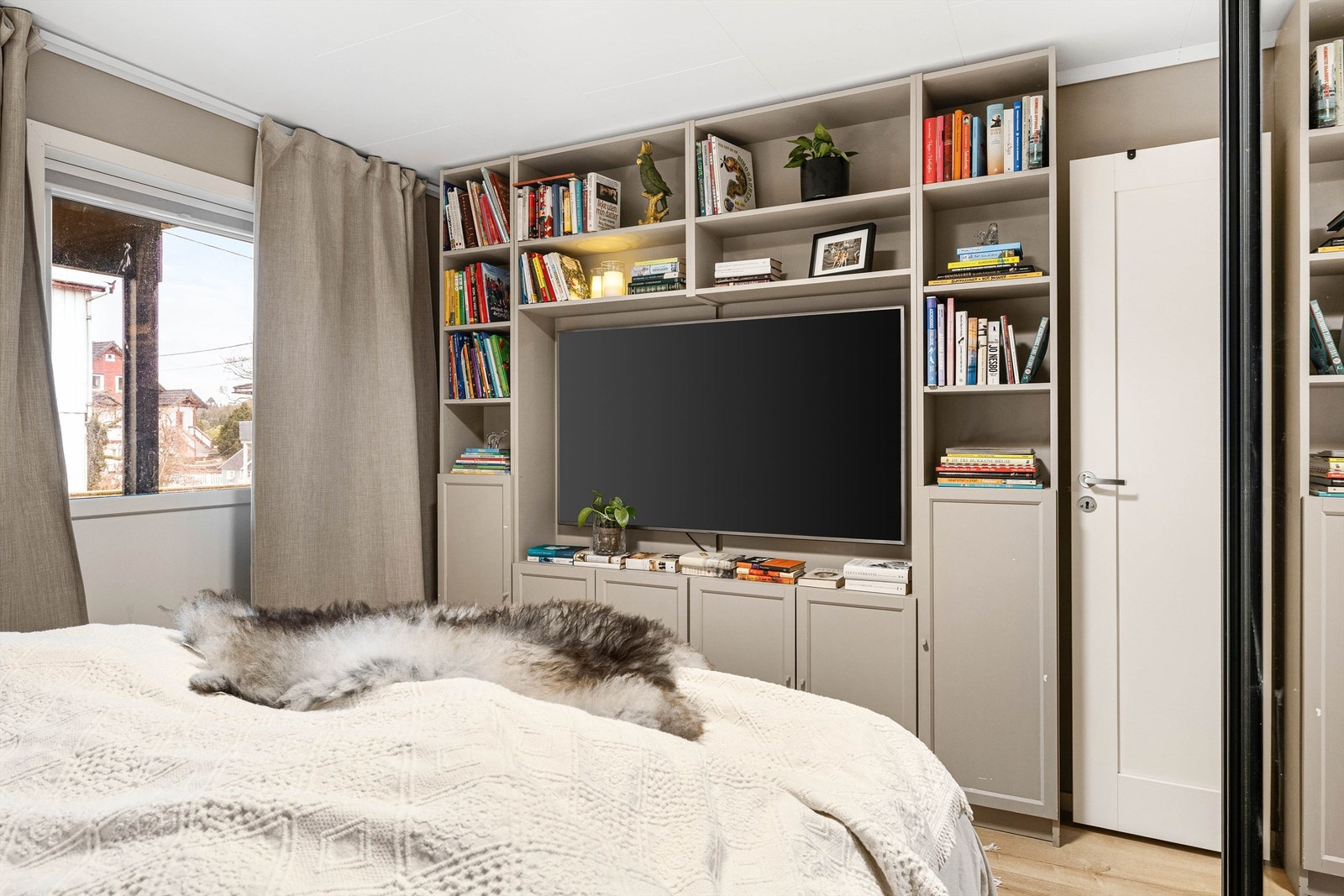 Rommet kan også brukes som kjellerstue alt etter behov Galleribilde