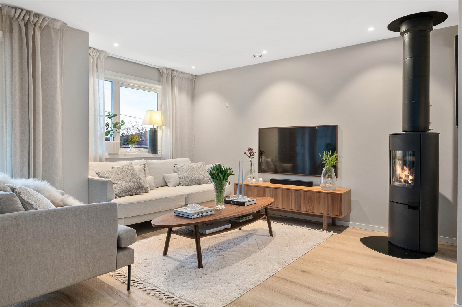 Peisovn på stue som gir godt med varme Galleribilde