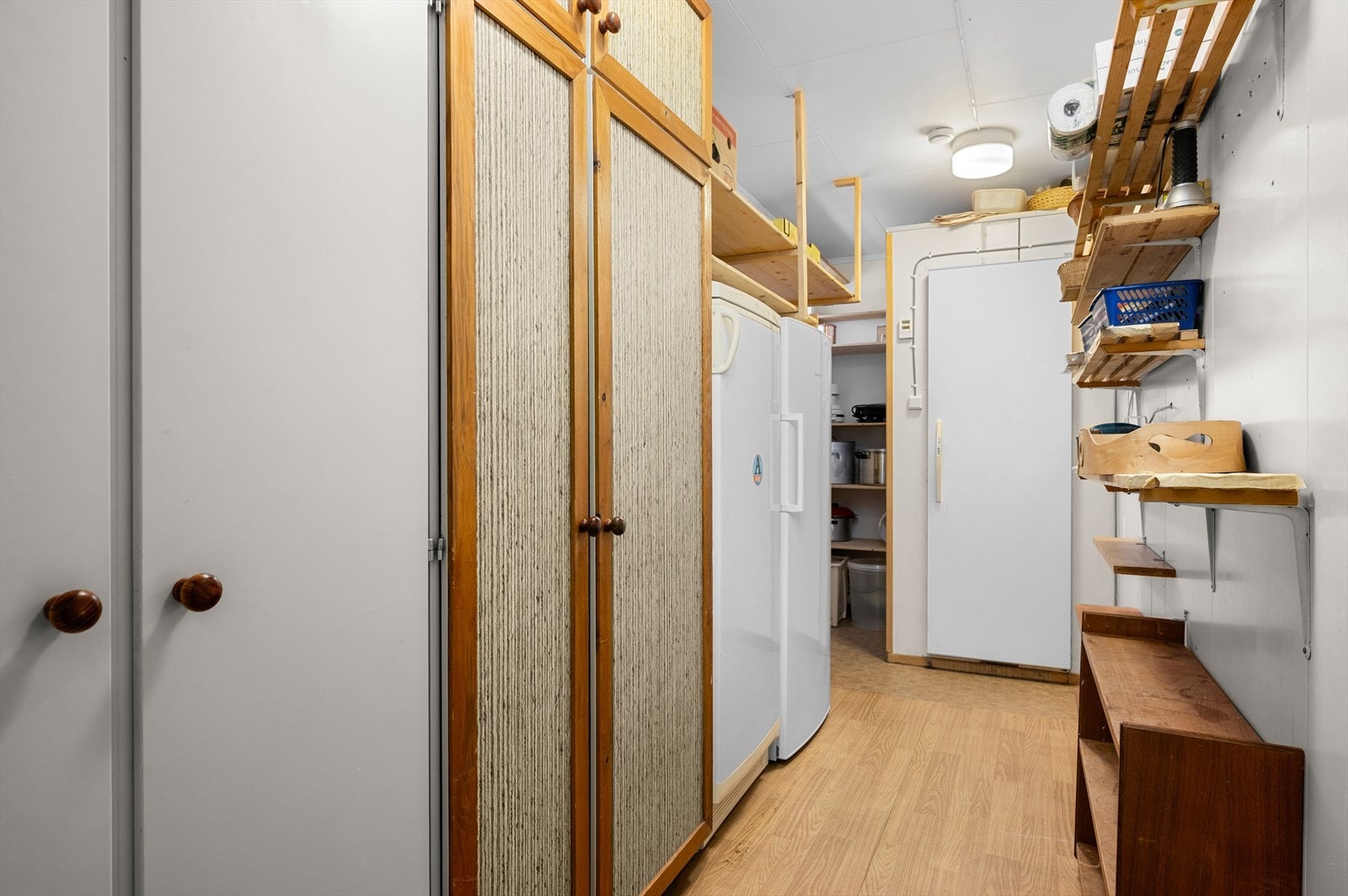 Bod med god plass for lagring samt praktisk kjørlerom. Galleribilde
