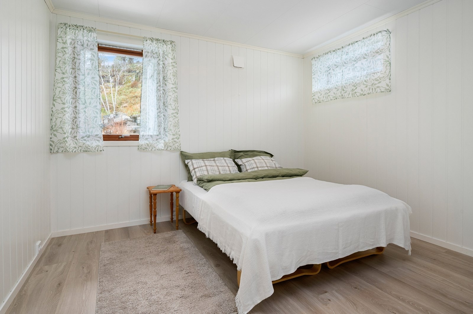 Lys og innebydende soverom oppgradert i 2024. Galleribilde