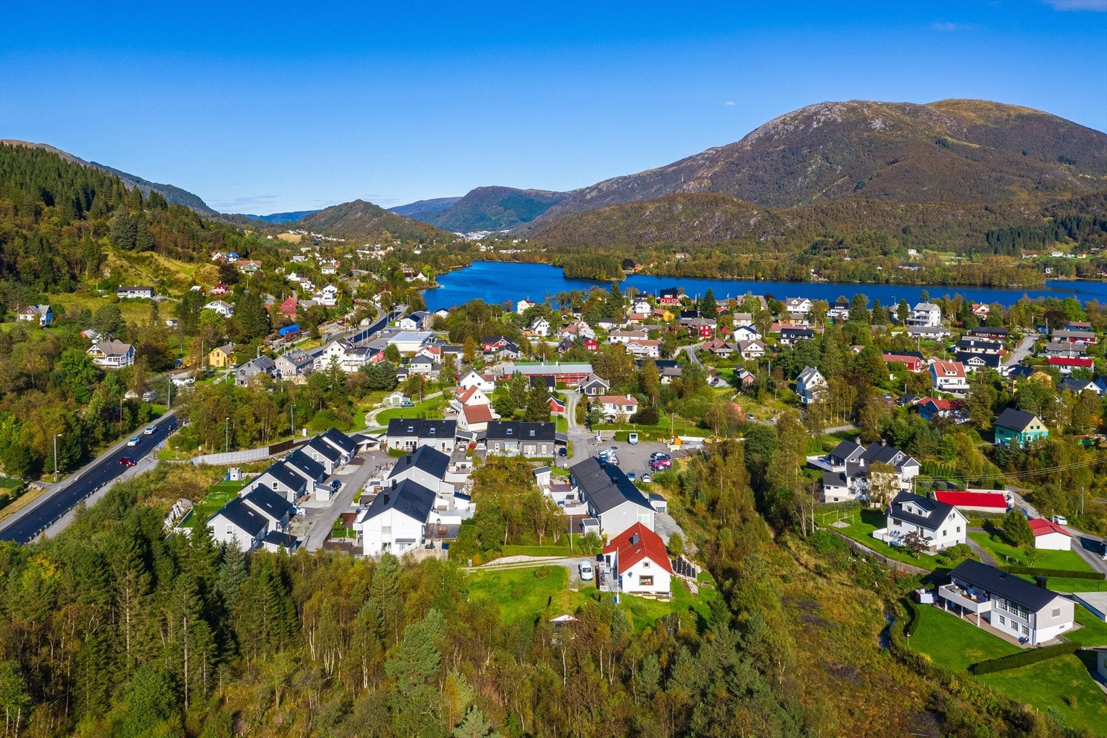 Velkommen til Hardangerveien på Haukeland - Stor tomt gnr. 3/bnr. 27 - Regulert område for frittliggende småhusbebyggelse Galleribilde