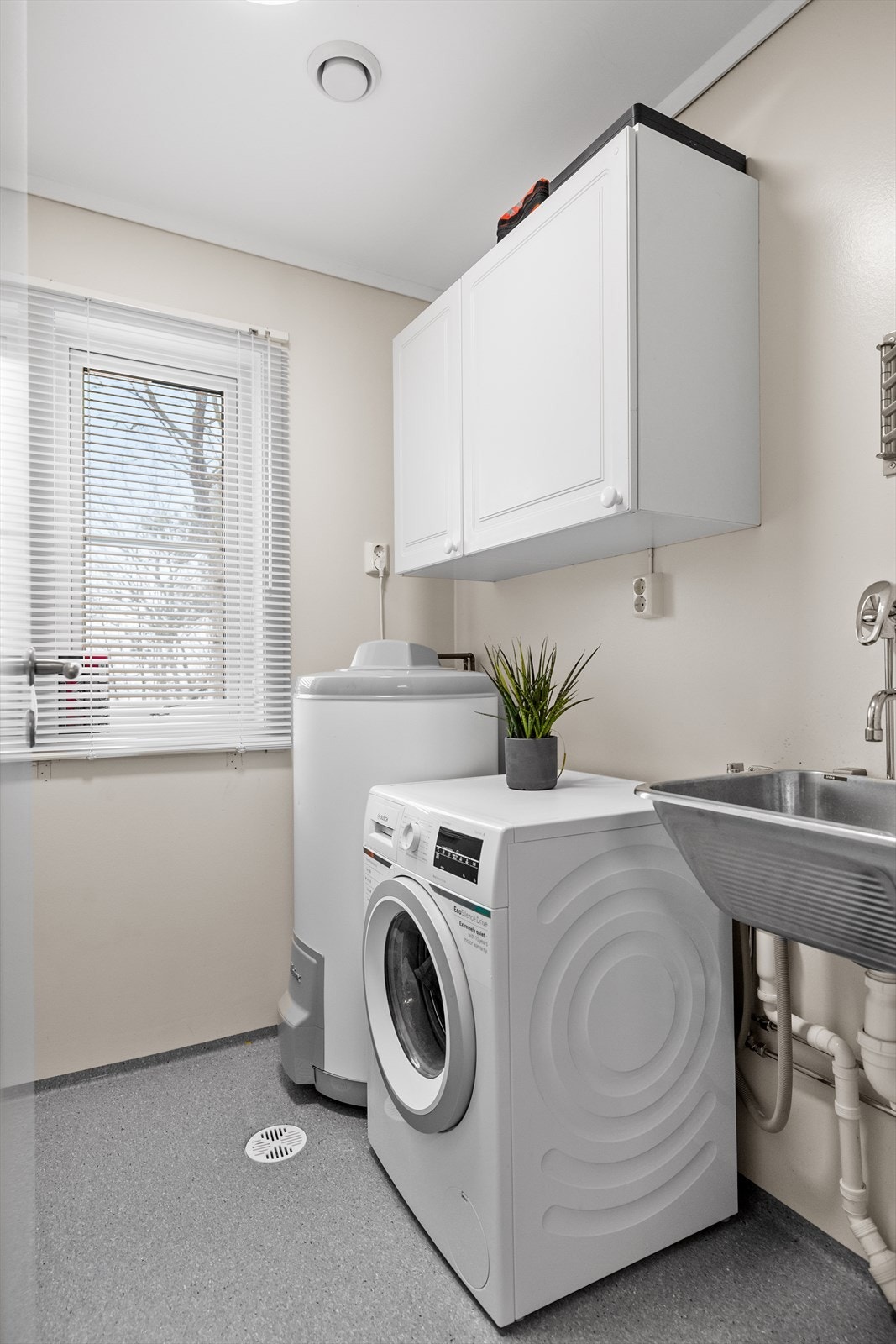 Vaskerom Galleribilde