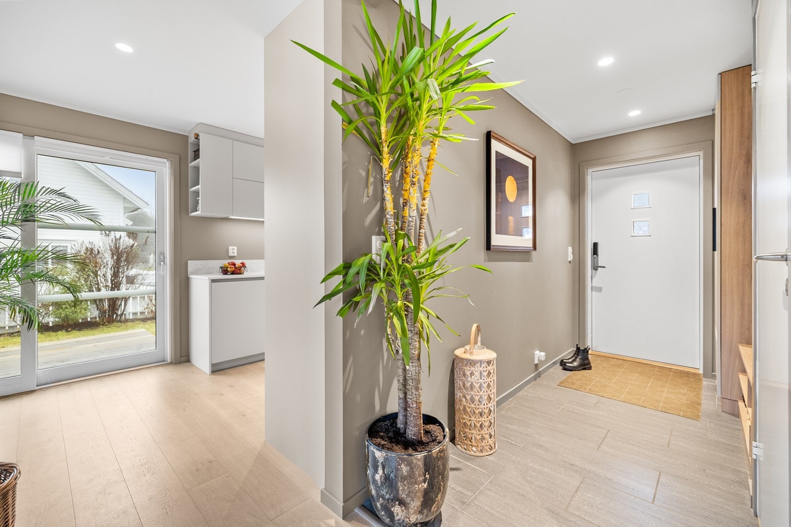 Mellomgangen er med på å skape det luftige rommet Galleribilde