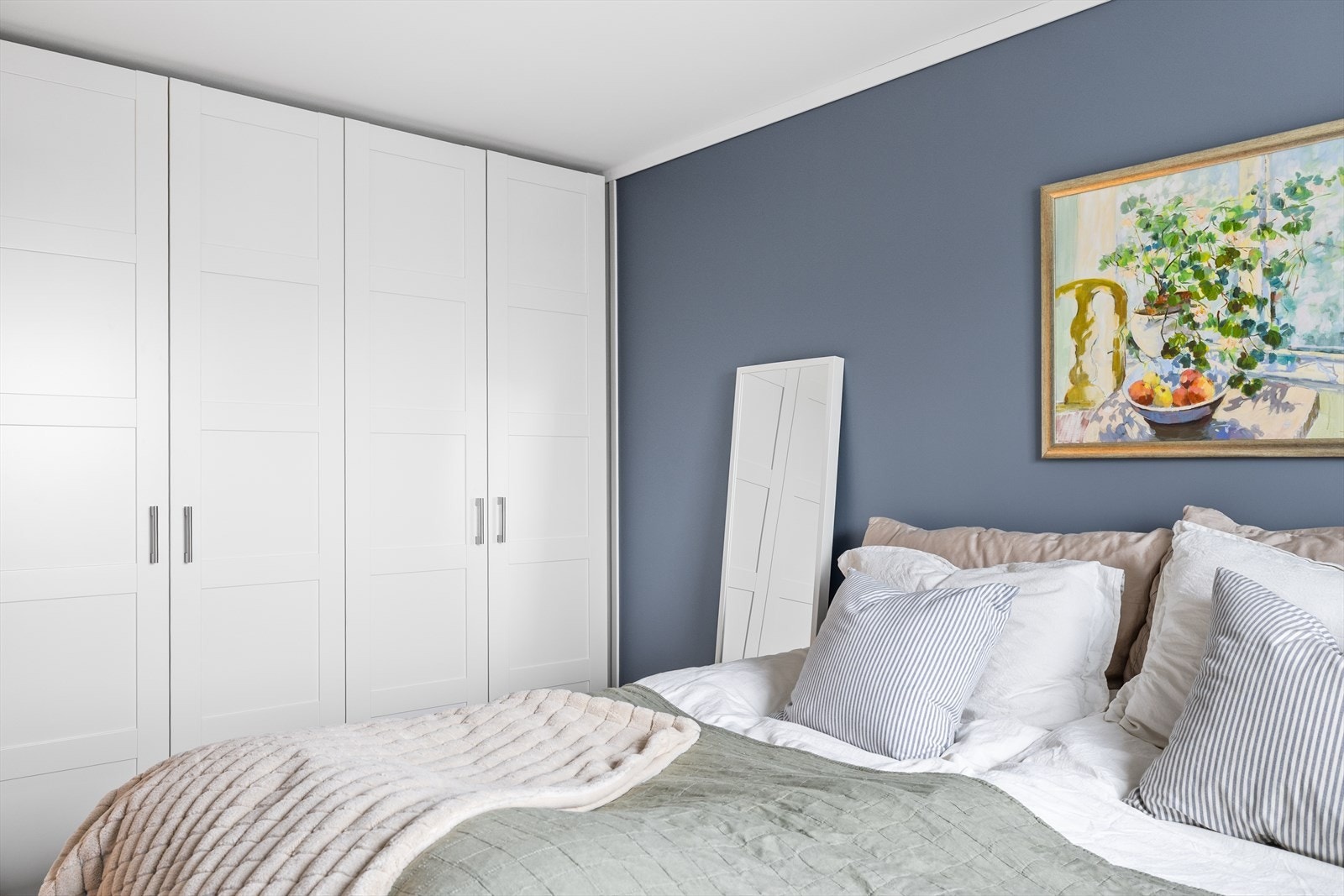 Garderobeskapene medfølger salget Galleribilde