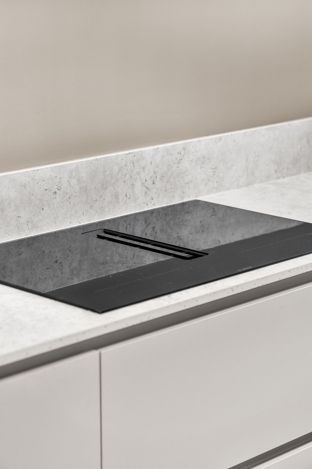 Induksjonstopp med benkeventilator Galleribilde