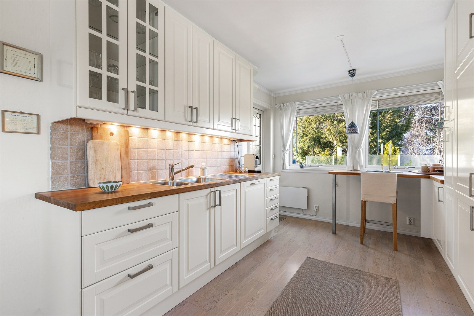 Det er også utgang til markterrassen fra kjøkkenet. Galleribilde