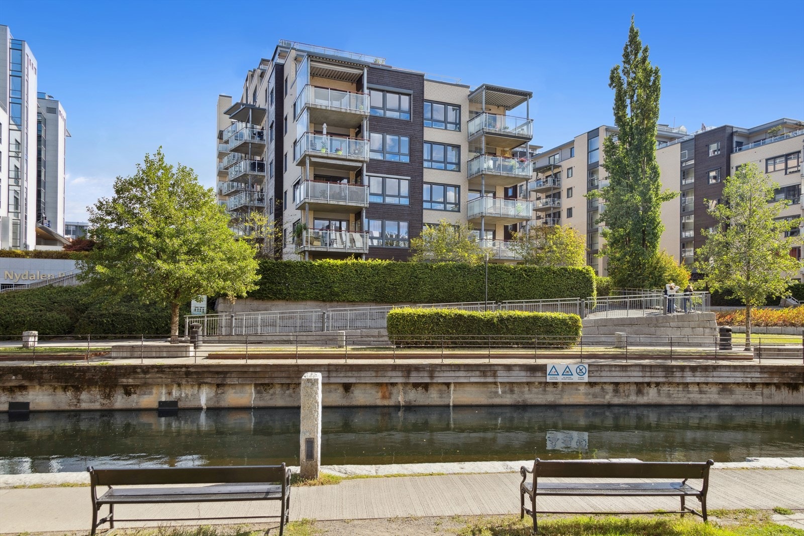 Området ligger mellom marka og byen med en velutviklet infrastruktur. Her har man nærhet til byen som til marka! Galleribilde