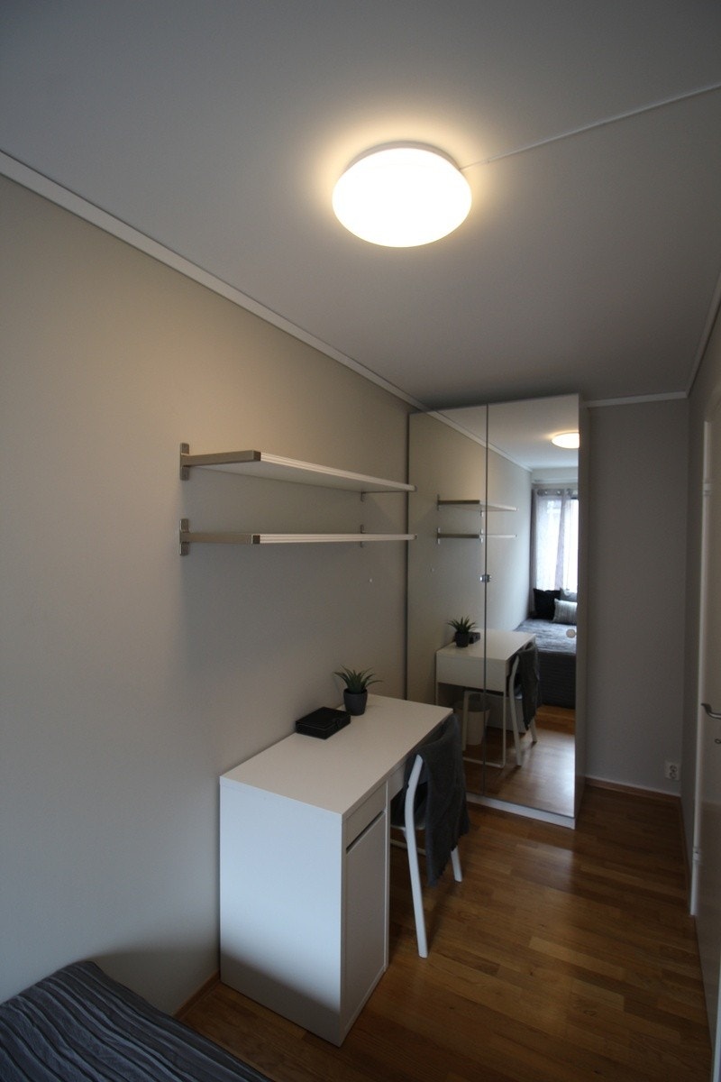 soverom 2 med stort garderobeskap. Galleribilde
