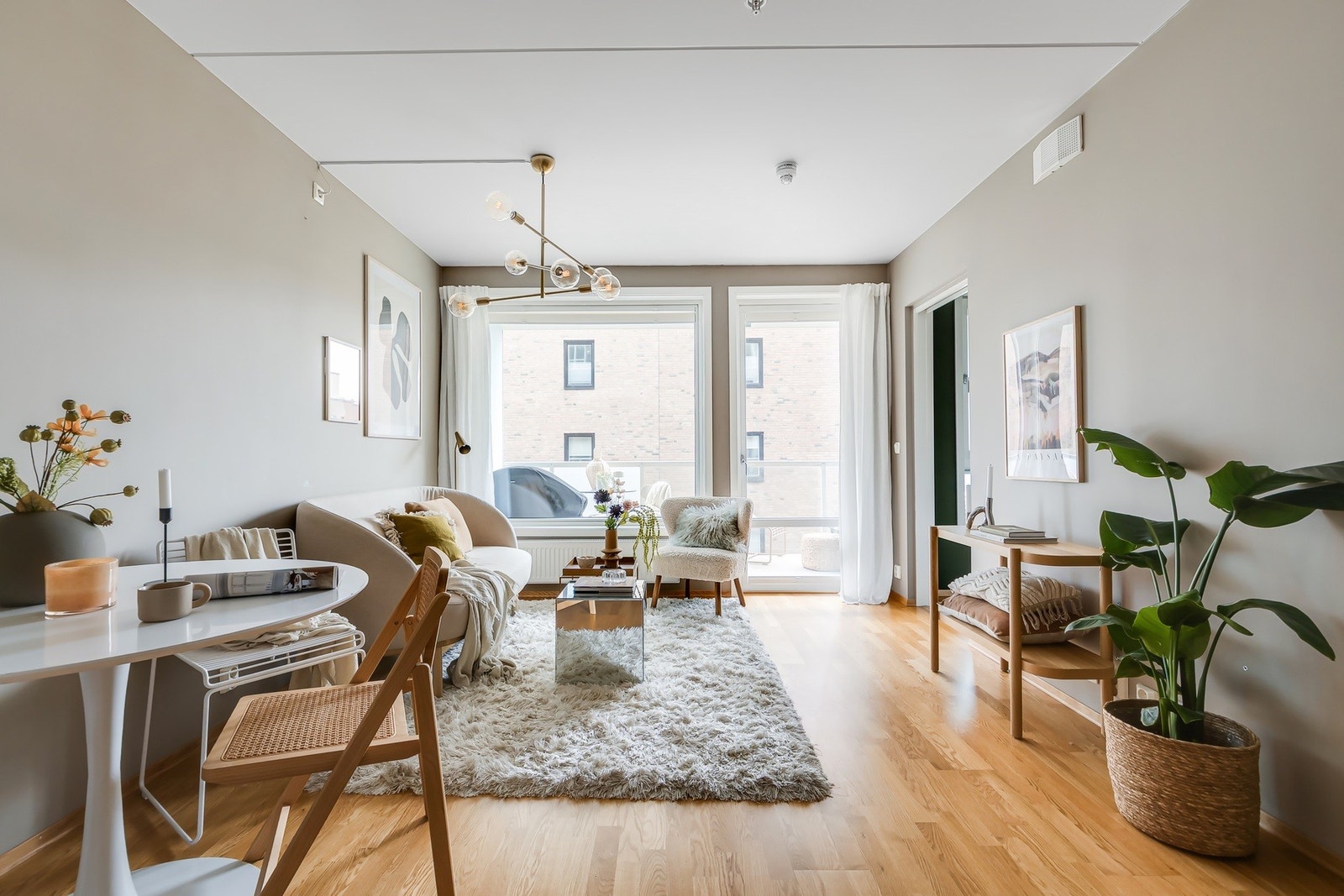 Leiligheten er malt i tidsriktige farger og fremstår som godt vedlikeholdt. Galleribilde