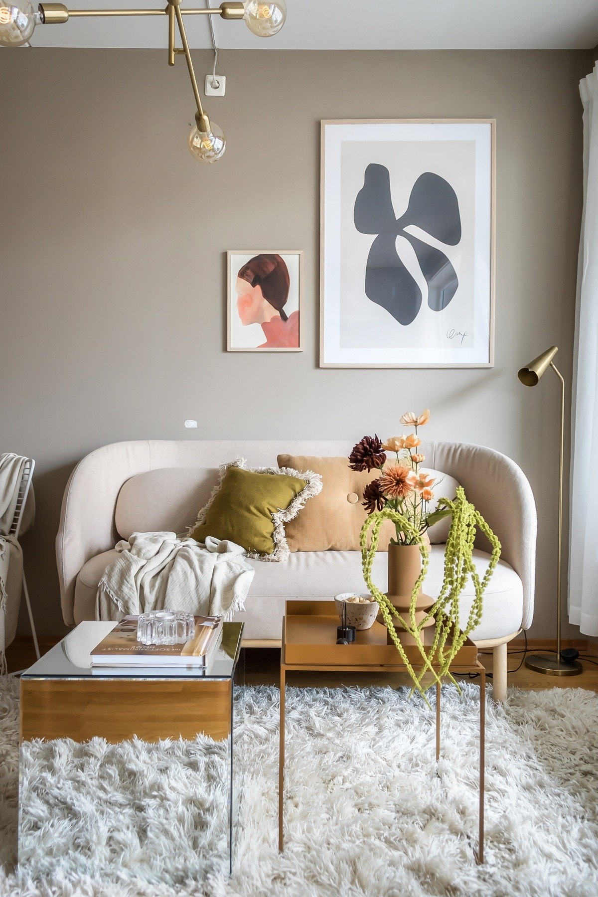 Det er oppvarming med radiatorer via sentralfyring i sameiet Galleribilde