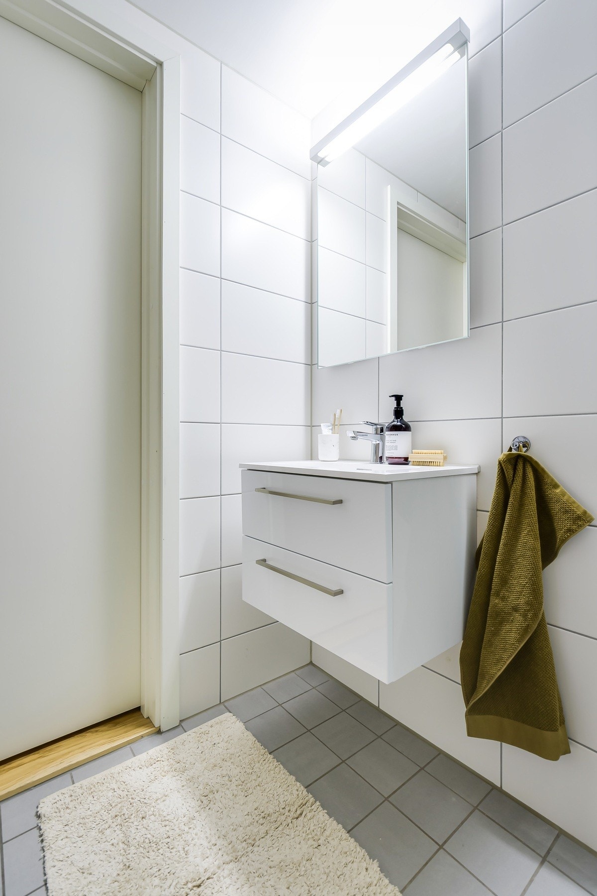 Badet har elektriske varmekabler og balansert ventilasjon med avtrekk ved dusjsonen Galleribilde