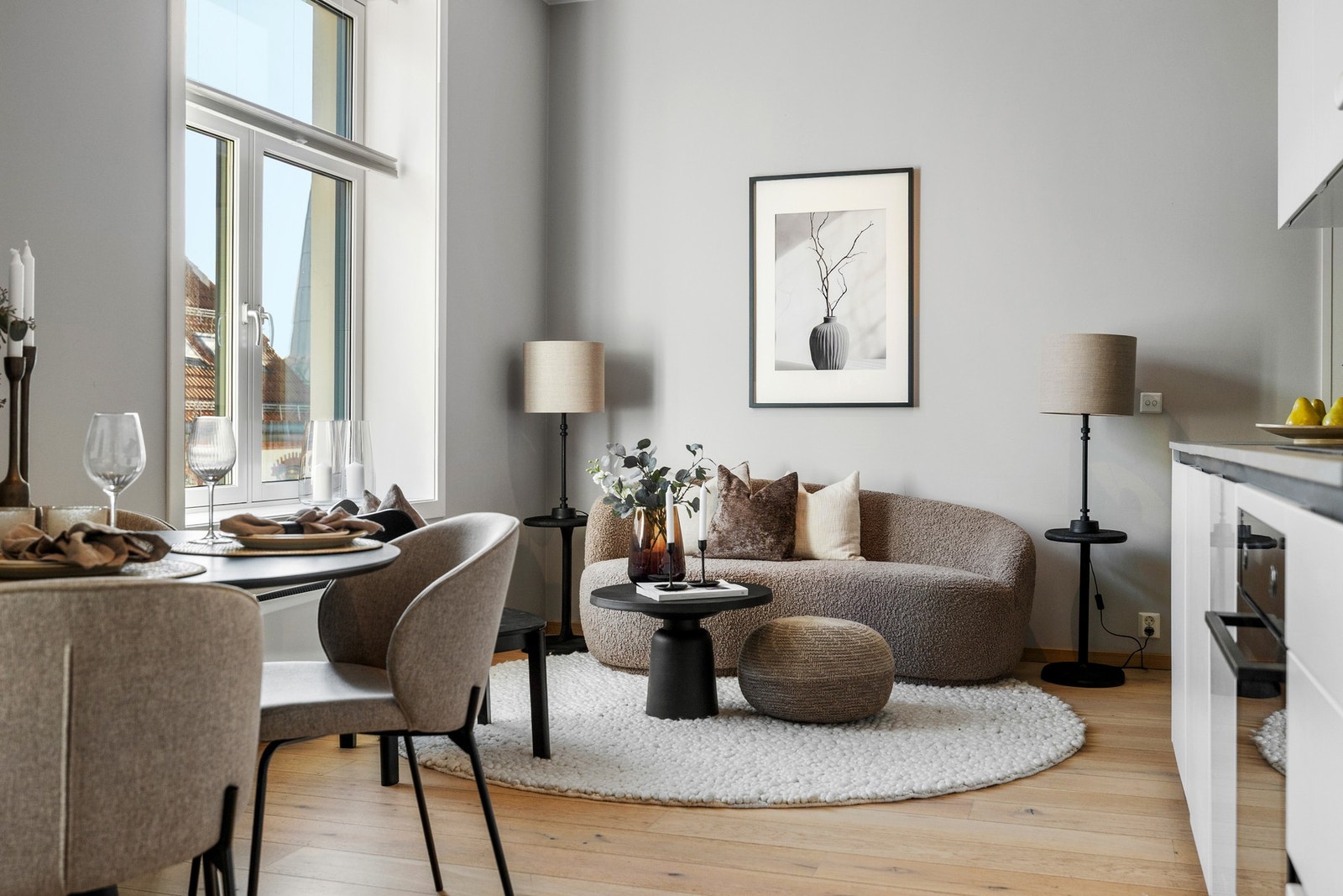 Dette er en fantastisk beliggenhet for deg som ønsker å bo svært sentralt med alt utenfor døren Galleribilde