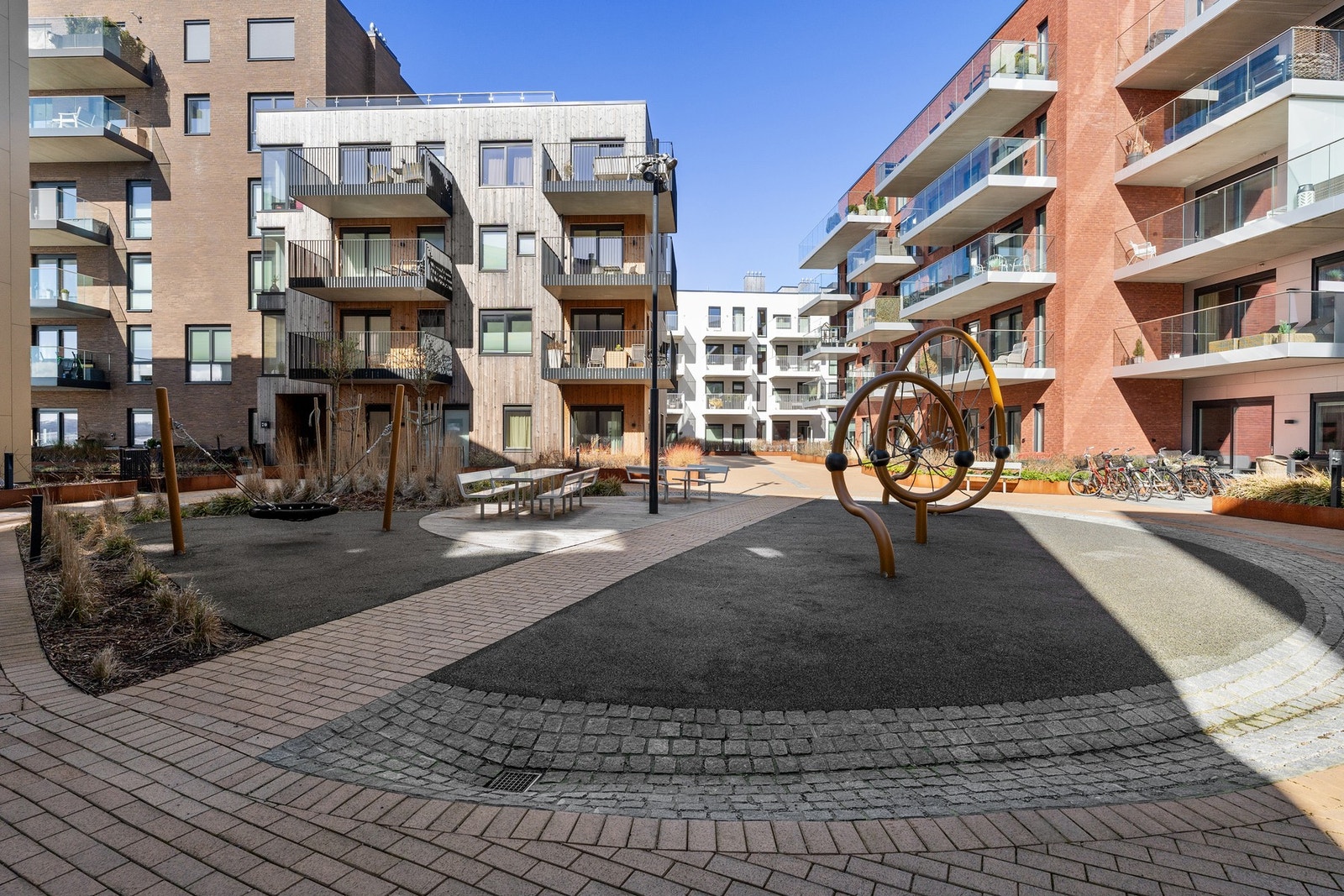 - Fellesområdene er meget pent opparbeidet | Kanalbyen har inngått samarbeid med Heime, et trivselskonsept for beboere i Kanalbyen. Via en app kan man benytte seg av deleordninger, melde seg på arrangementer og mer - Galleribilde