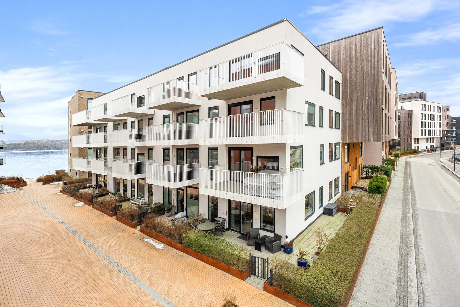 - Leiligheten ligger i 4.etasje med heis i bygget | Lettstelt, nyere og praktisk leilighet - Galleribilde
