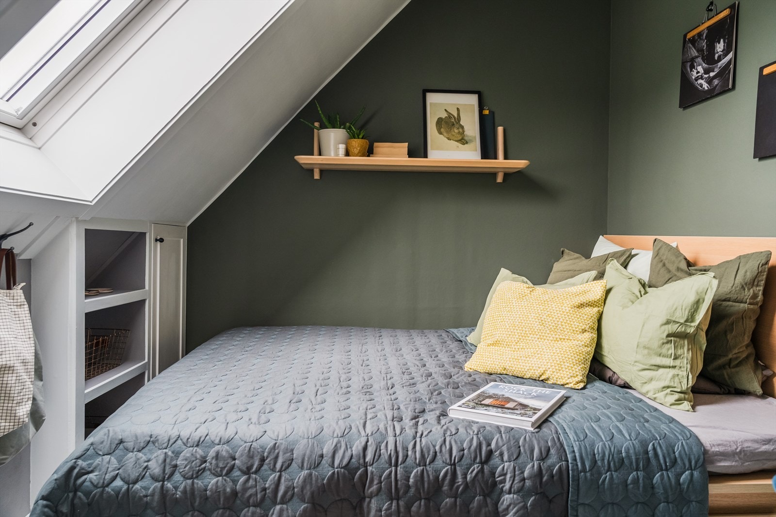 Soverom med garderobeløsning ca. 7 m². Galleribilde