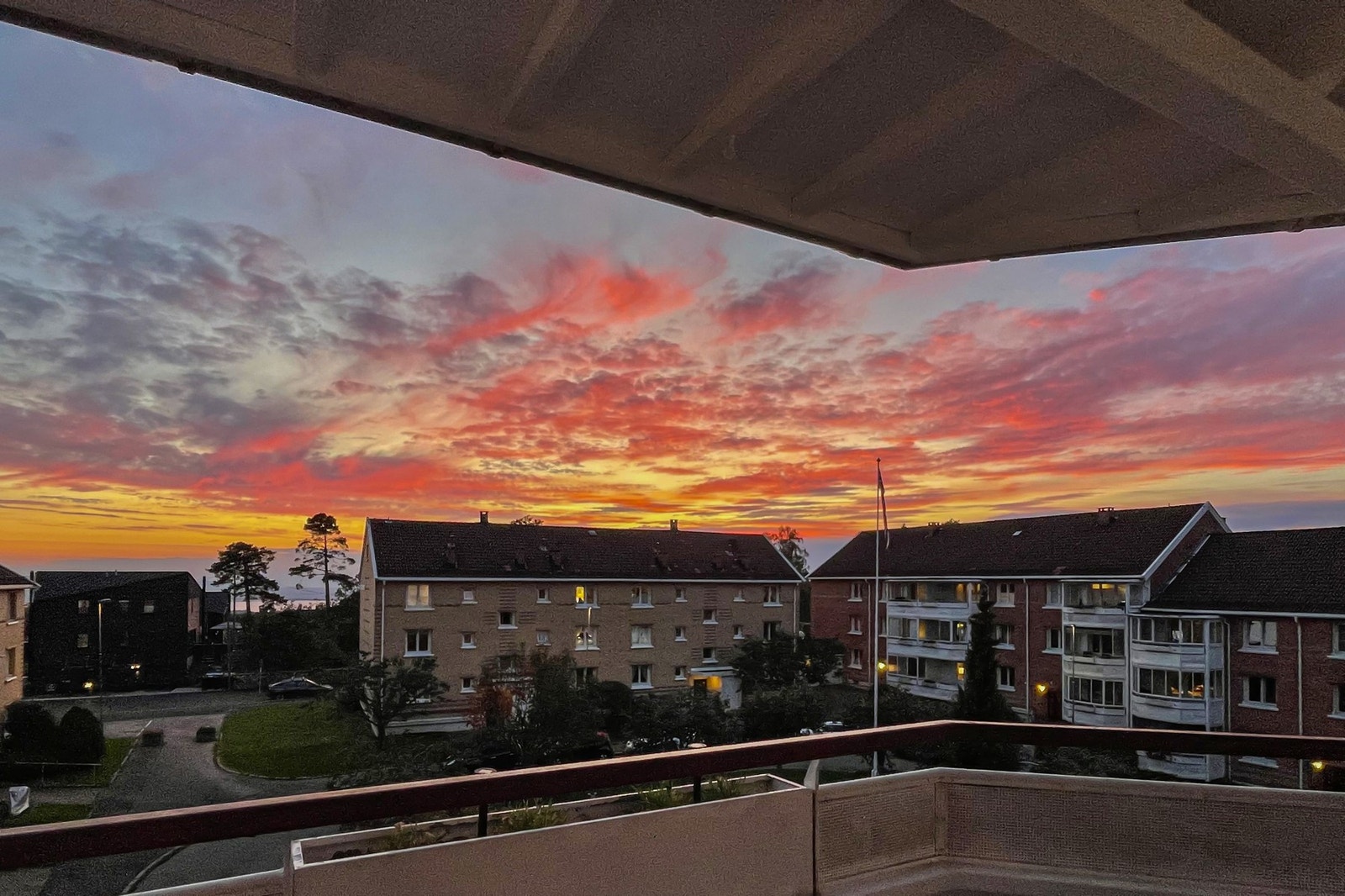 Stemning på balkongen Galleribilde