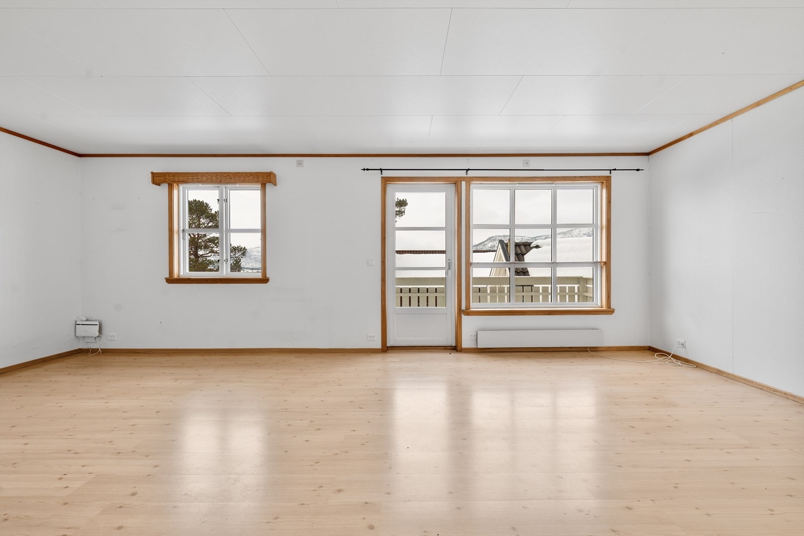 Fra stua har man utgang til balkong Galleribilde