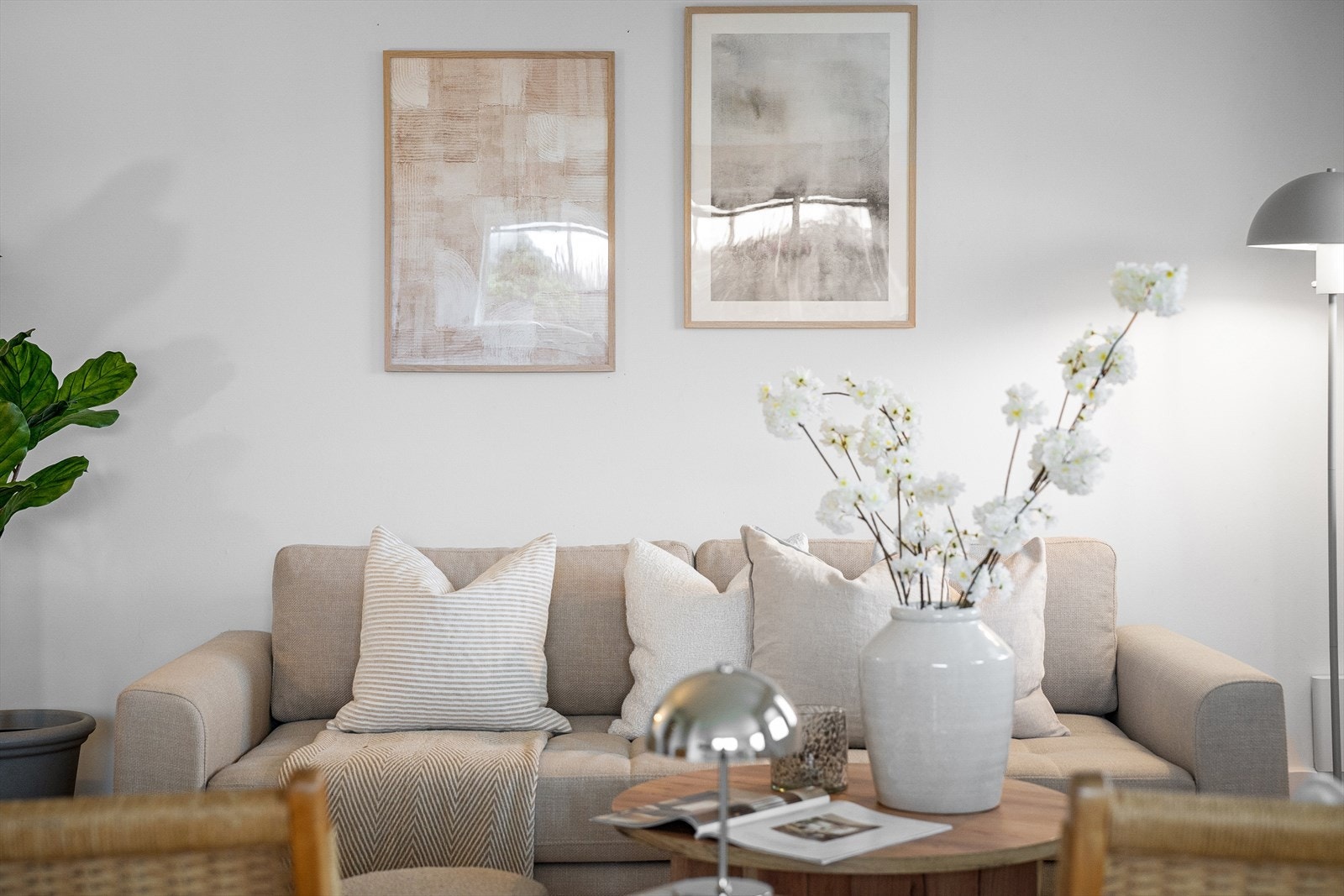 Romslige rom og malte vegger gir et godt utgangspunkt for personlig innredning. Galleribilde