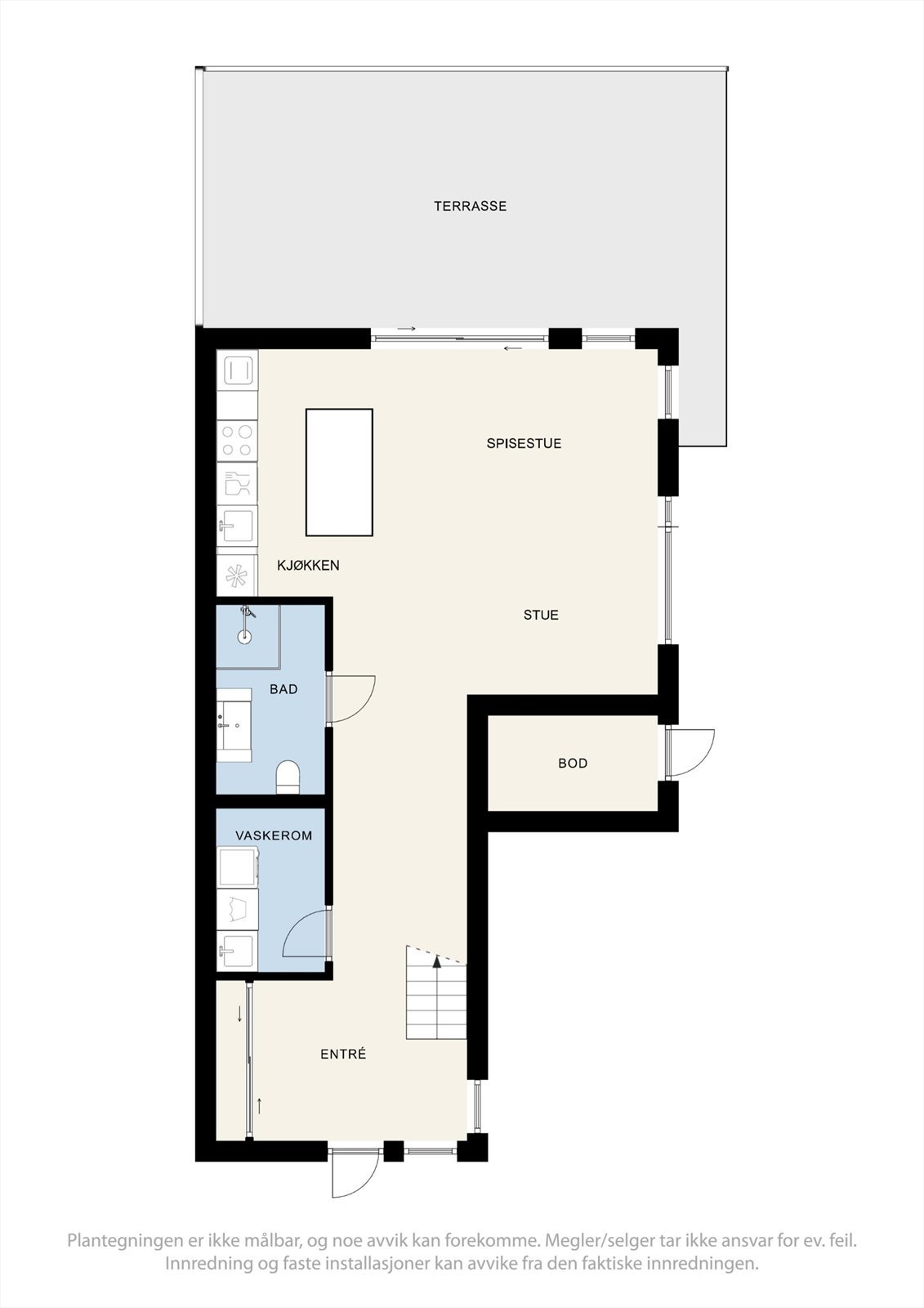 Første etasje har en sosial og åpen planløsning med stue og kjøkken, bad, vaskerom og direkte utgang til terrasse. Galleribilde