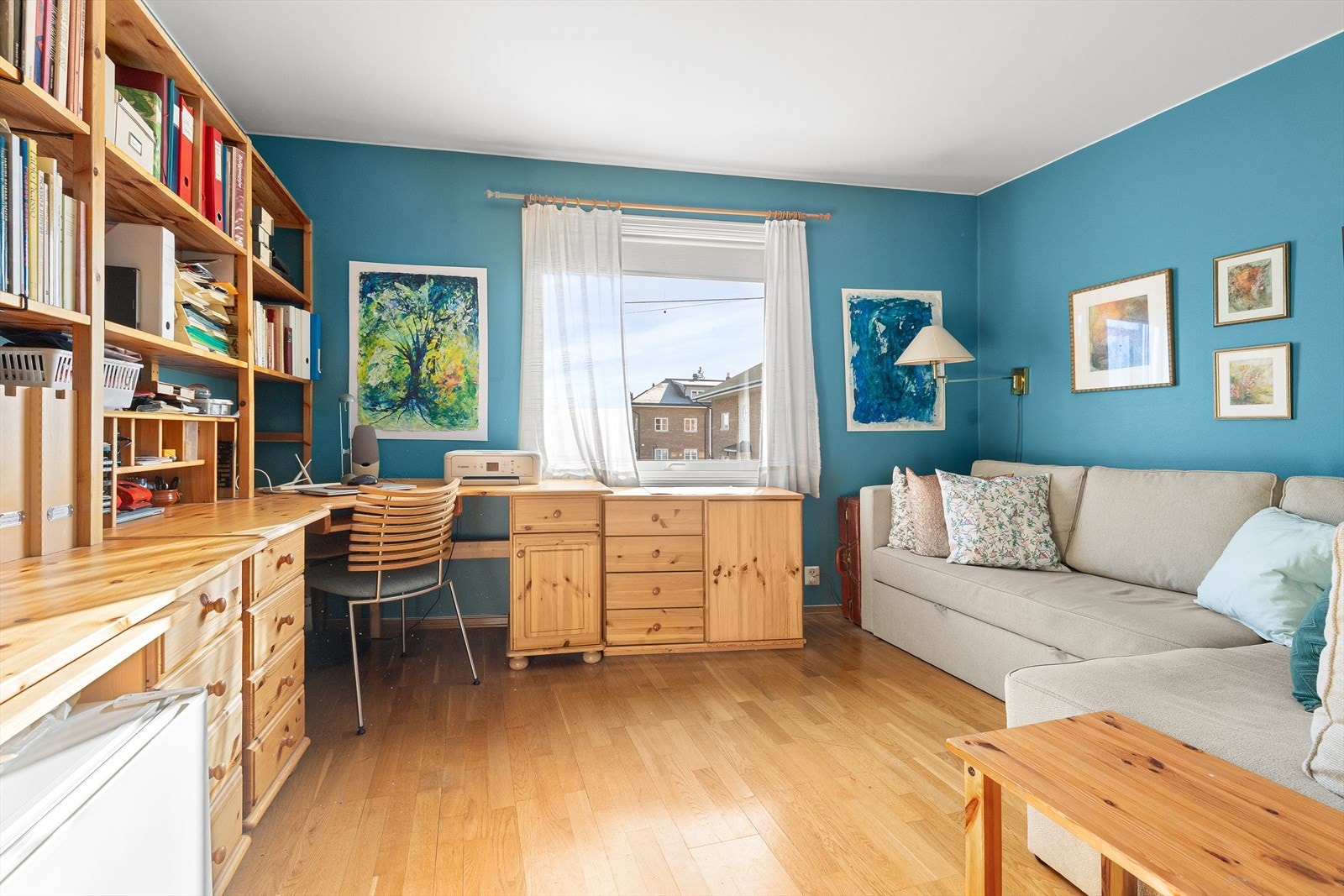 Soverom 2 passer godt som barnerom, gjesterom eller hjemmekontor. Galleribilde