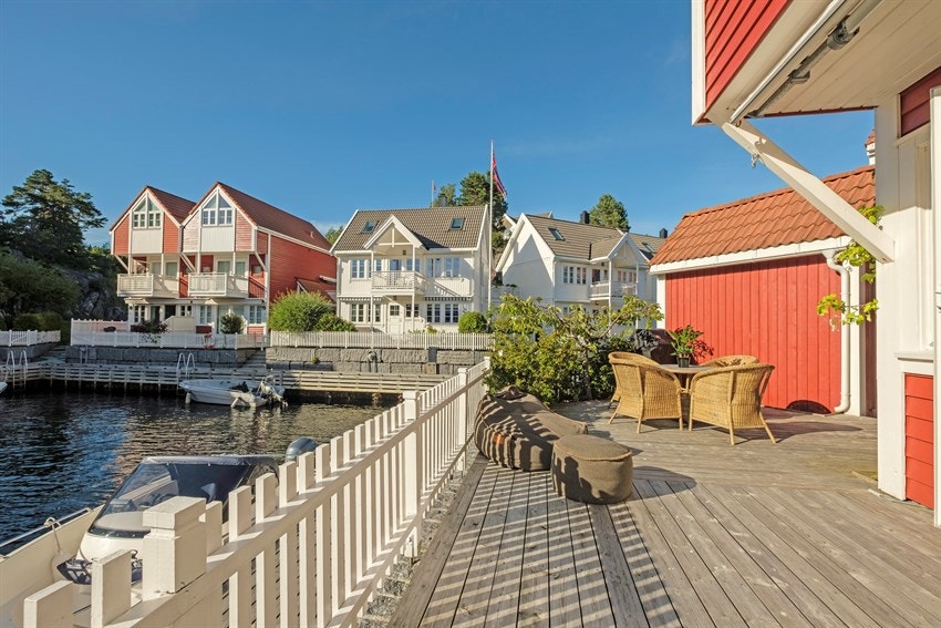 Her har du båtplass rett på utsiden av hytta. Galleribilde